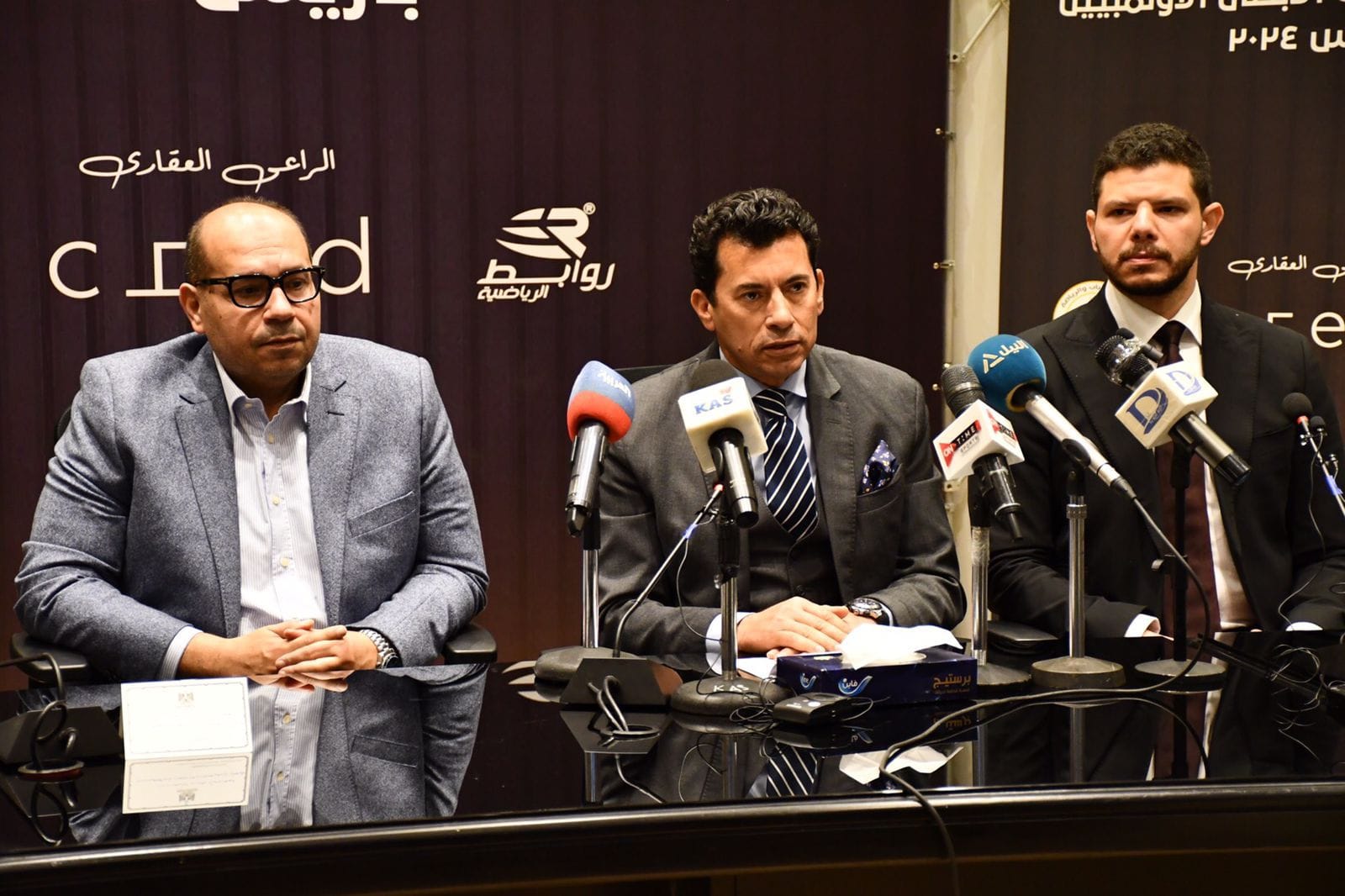 وزير الرياضة يشهد توقيع عقد رعاية ابطال مصر الرياضيين للاولمبياد