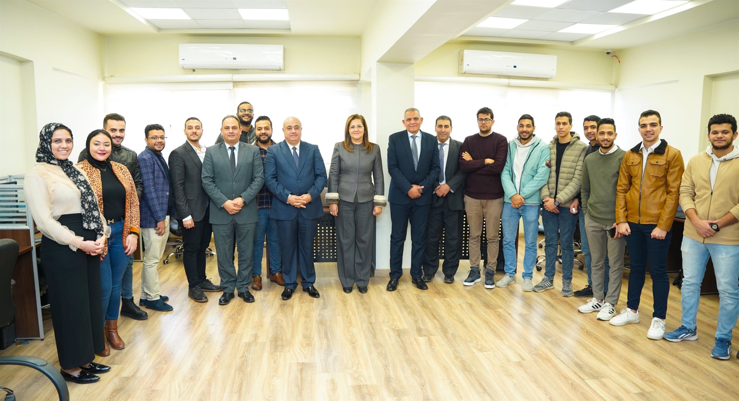 وزيرة التخطيط تتفقد المركز الوطنى للبنية المعلوماتية المكانية