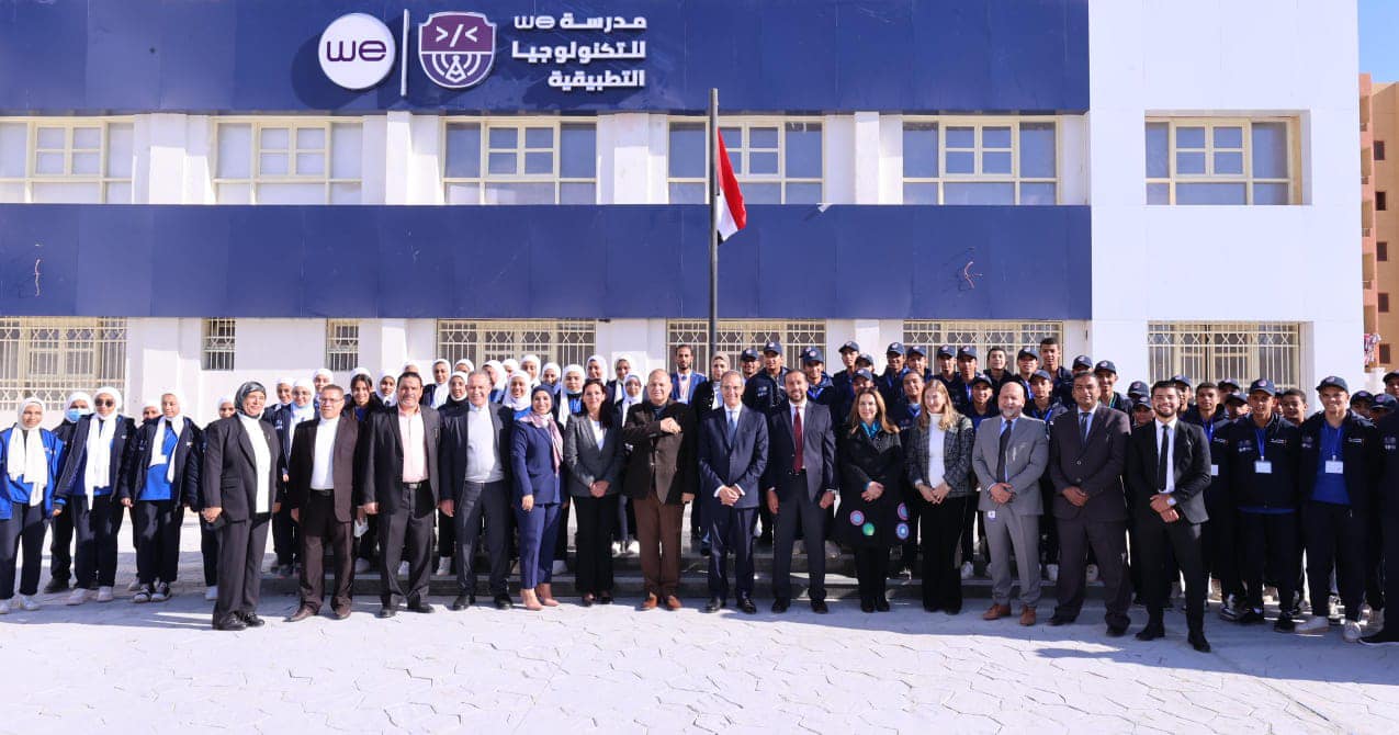 وزير الأتصالات يزور شركتين لنقل تكنولوجيا المعلومات بأسيوط