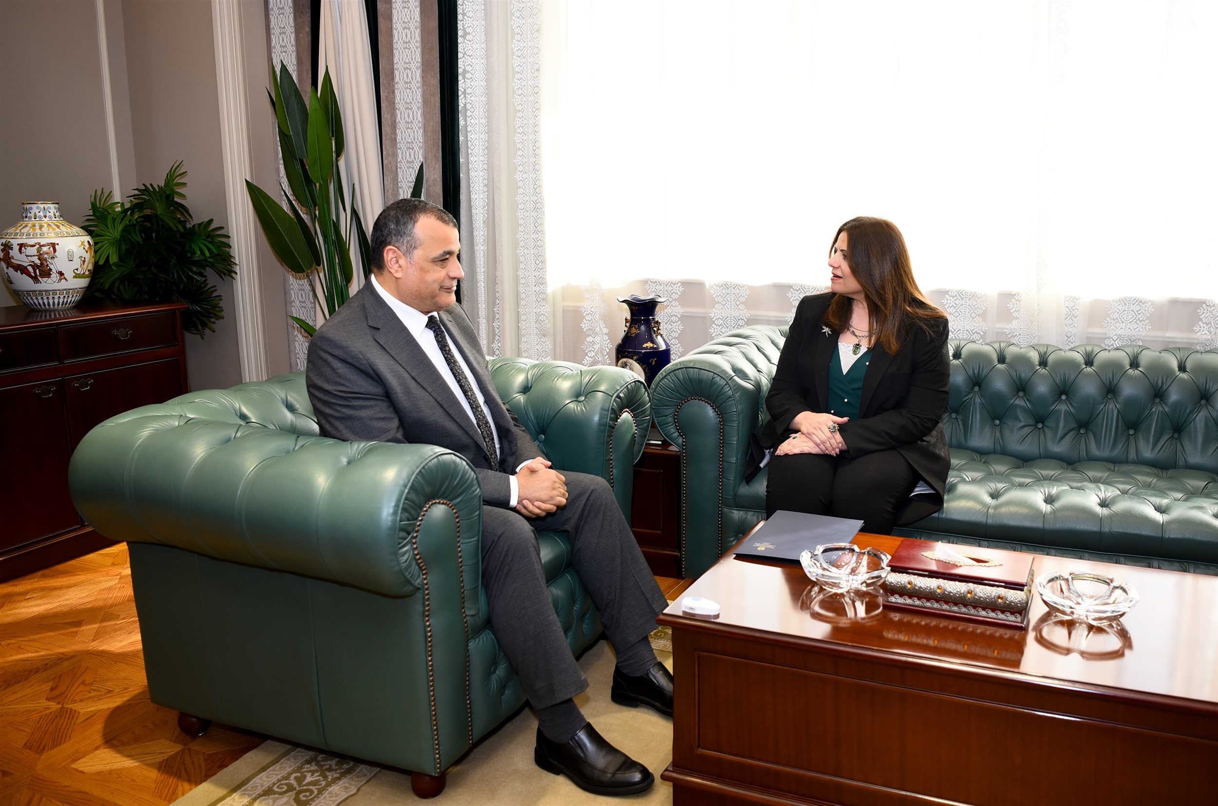 وزير الإنتاج الحربي يستقبل وزيرة الهجرة