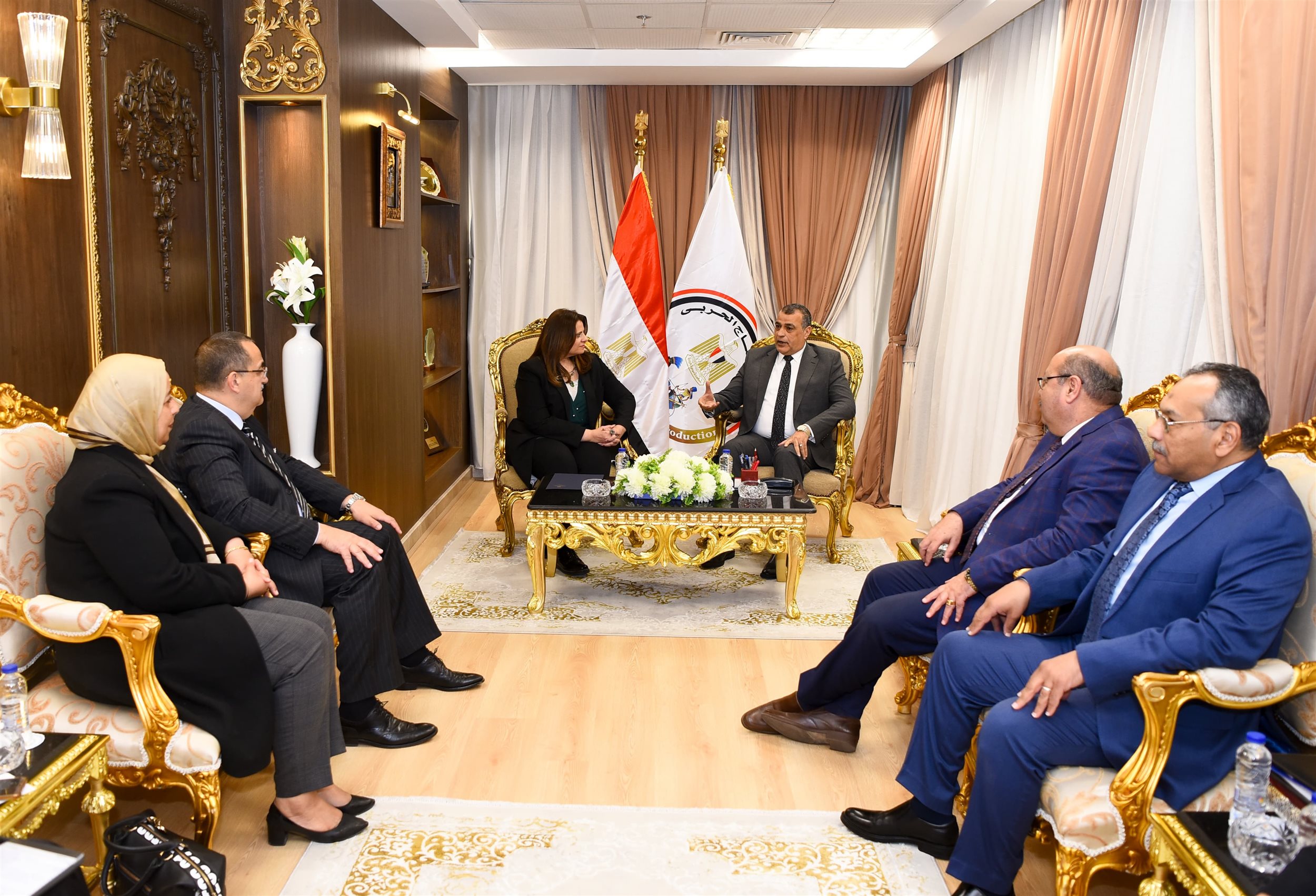 وزير الإنتاج الحربي يستقبل وزيرة الهجرة