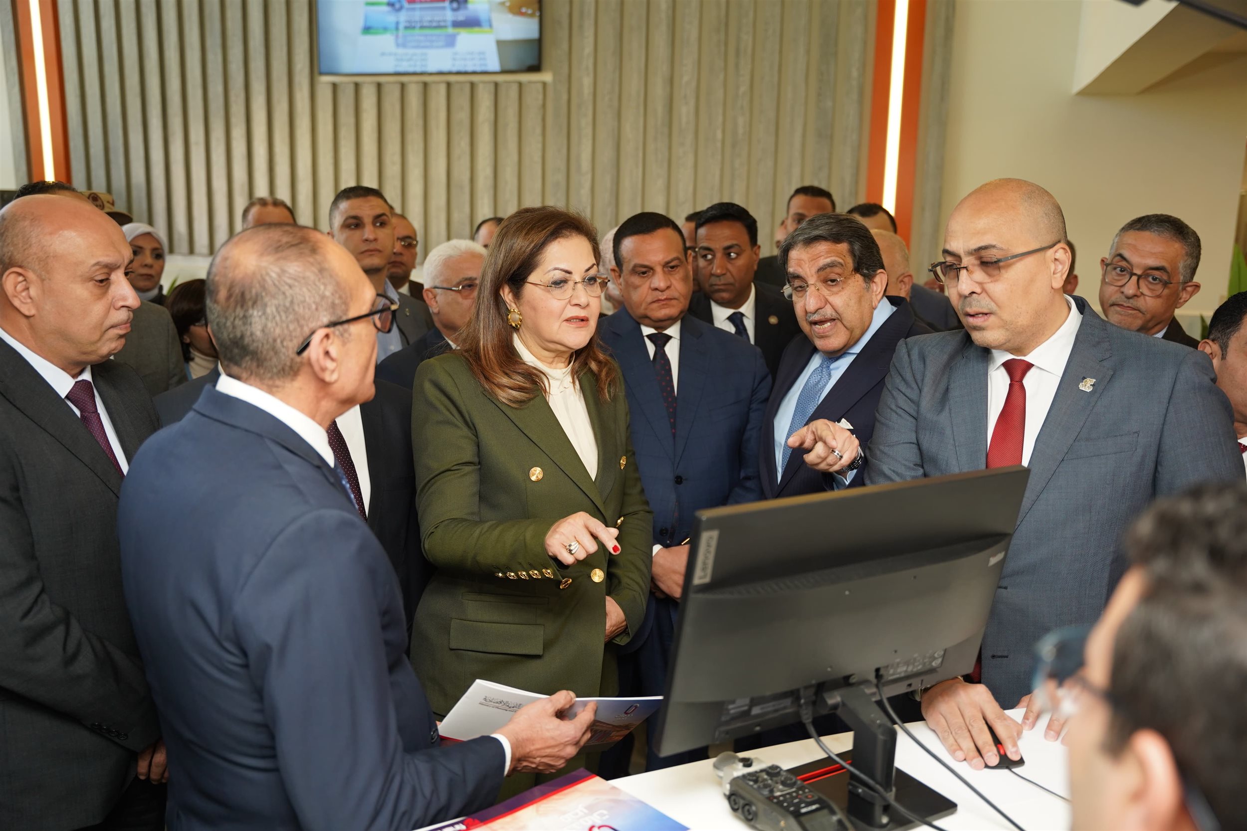 وزيرا التخطيط والتنمية المحلية يفتتحوا مركز خدمات مصر