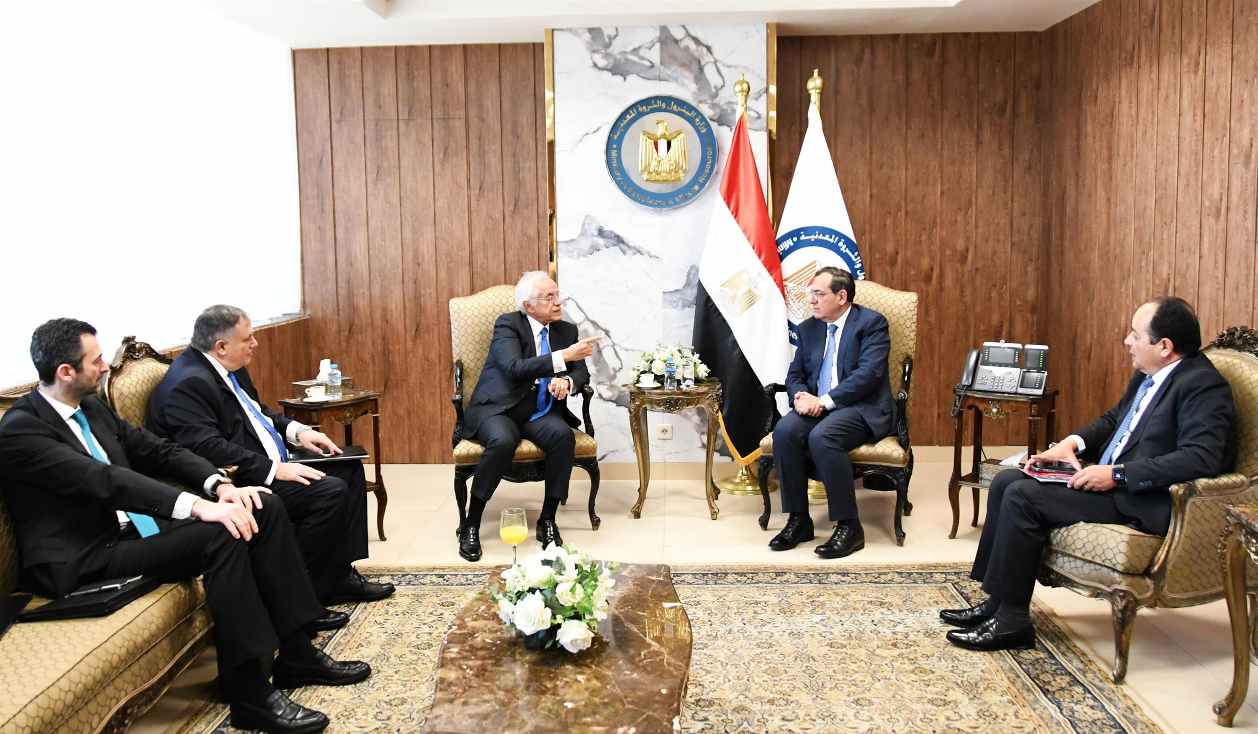 المهندس طارق الملا يستقبل رئيس مجموعة كوبيلوزوس اليونانية
