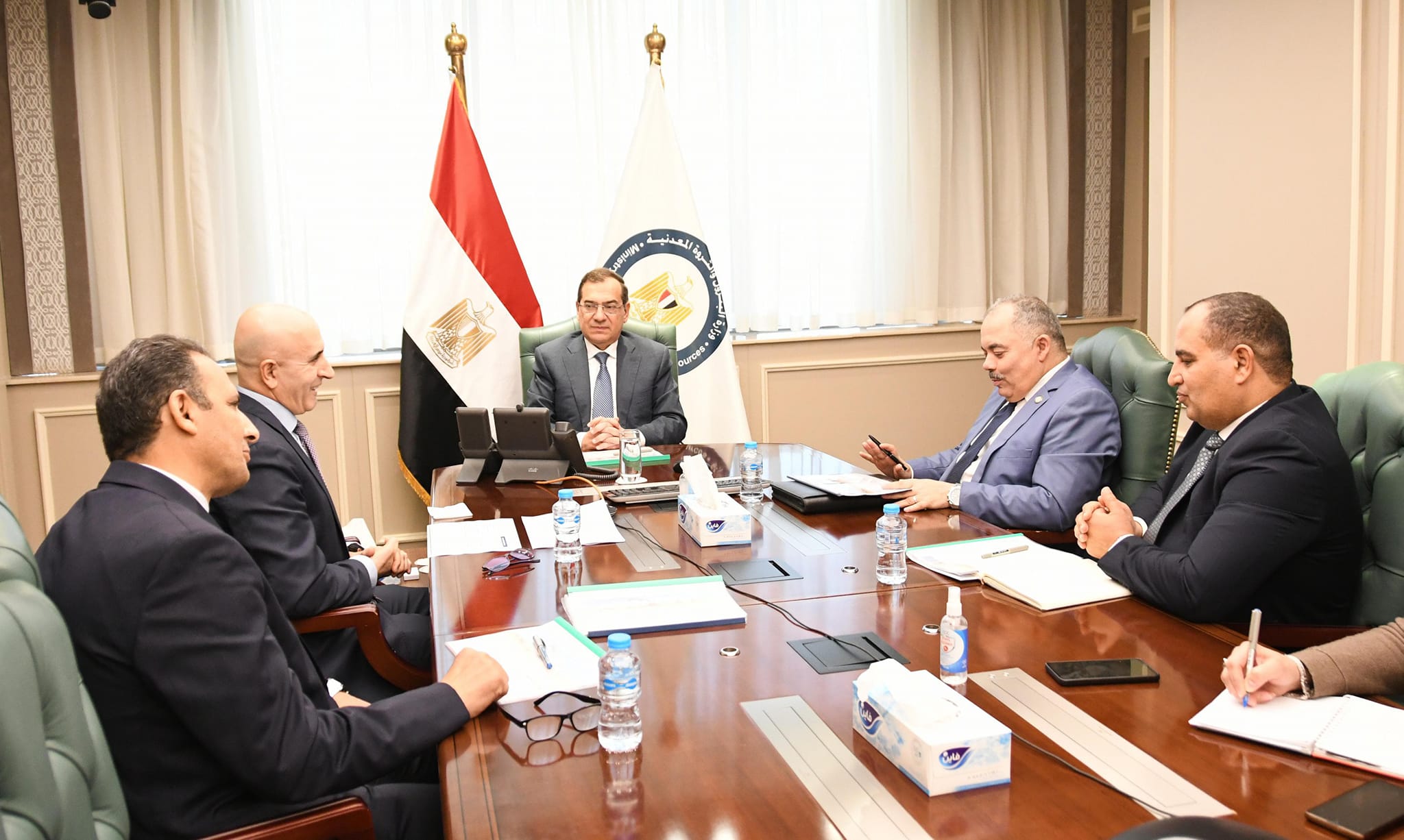 وزير البترول في اجتماع مع وفدا من شركة ميدتيرا الكندية للطاقة