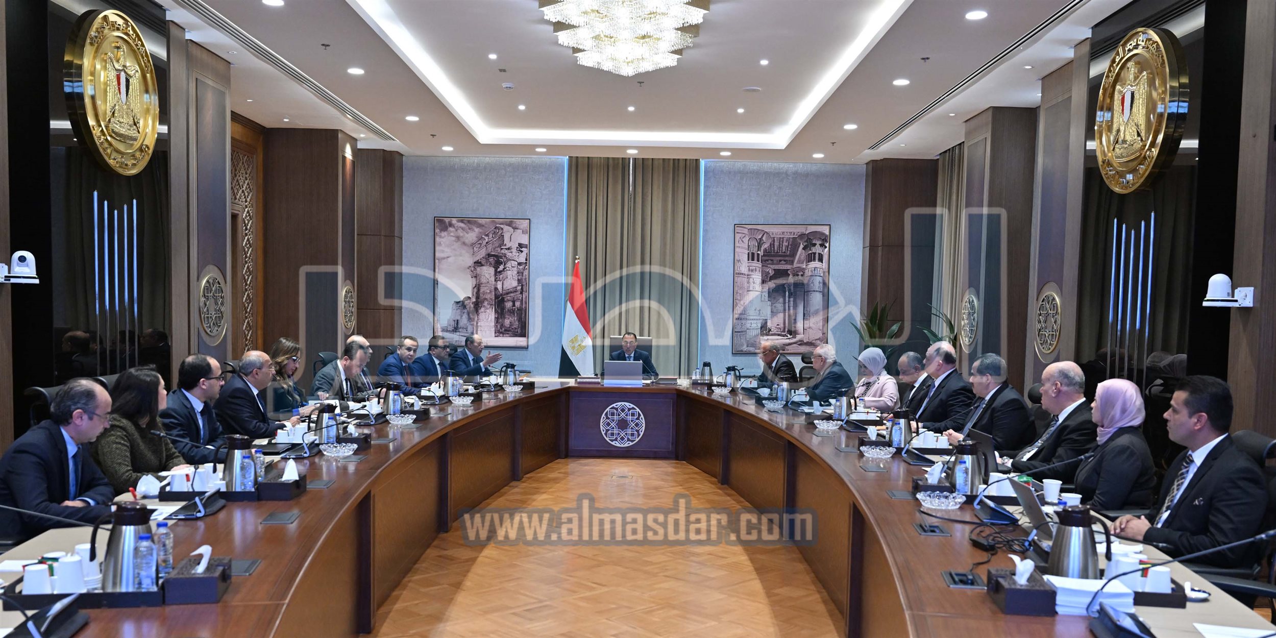 رئيس الوزراء يستعرض استراتيجية تطوير المطارات المصرية
