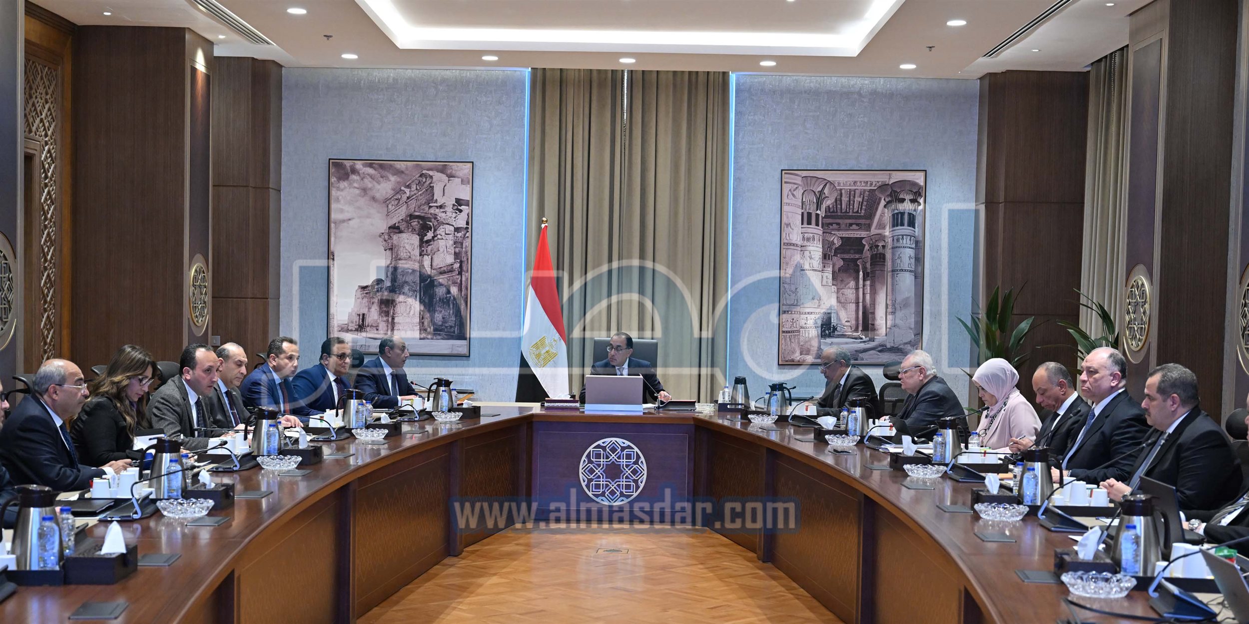 رئيس الوزراء يستعرض استراتيجية تطوير المطارات المصرية