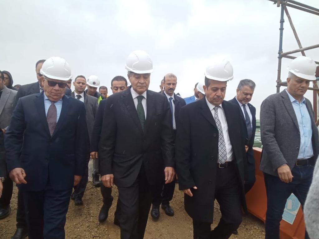 المصيلحي يتفقد مشروع صومعة ميناء غرب بورسعيد