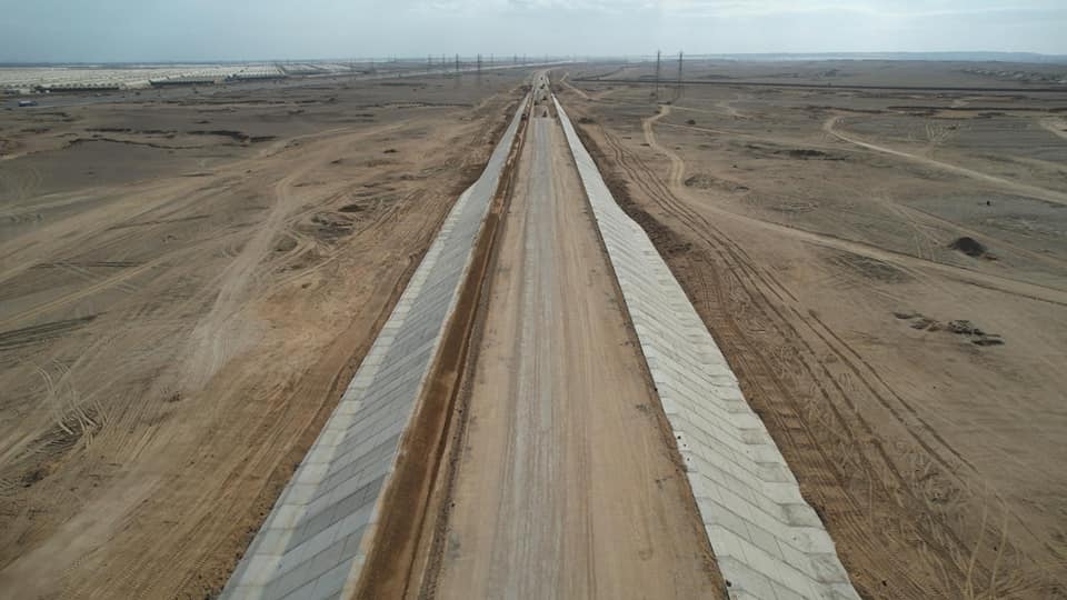 وزير النقل يتفقد مشروع الخط الثاني للقطار الكهربائى السريع