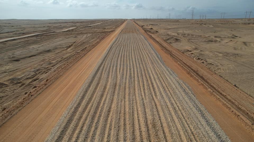 وزير النقل يتفقد مشروع الخط الثاني للقطار الكهربائى السريع