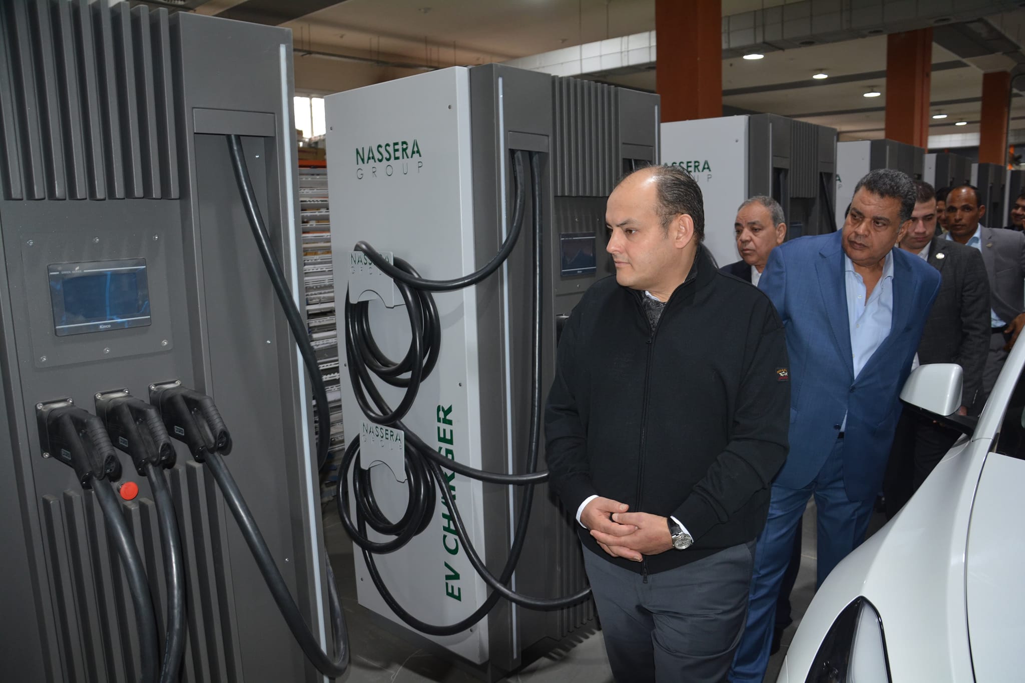 وزير التجارة والصناعة يقوم بجولة تفقدية بالمنطقة الصناعية