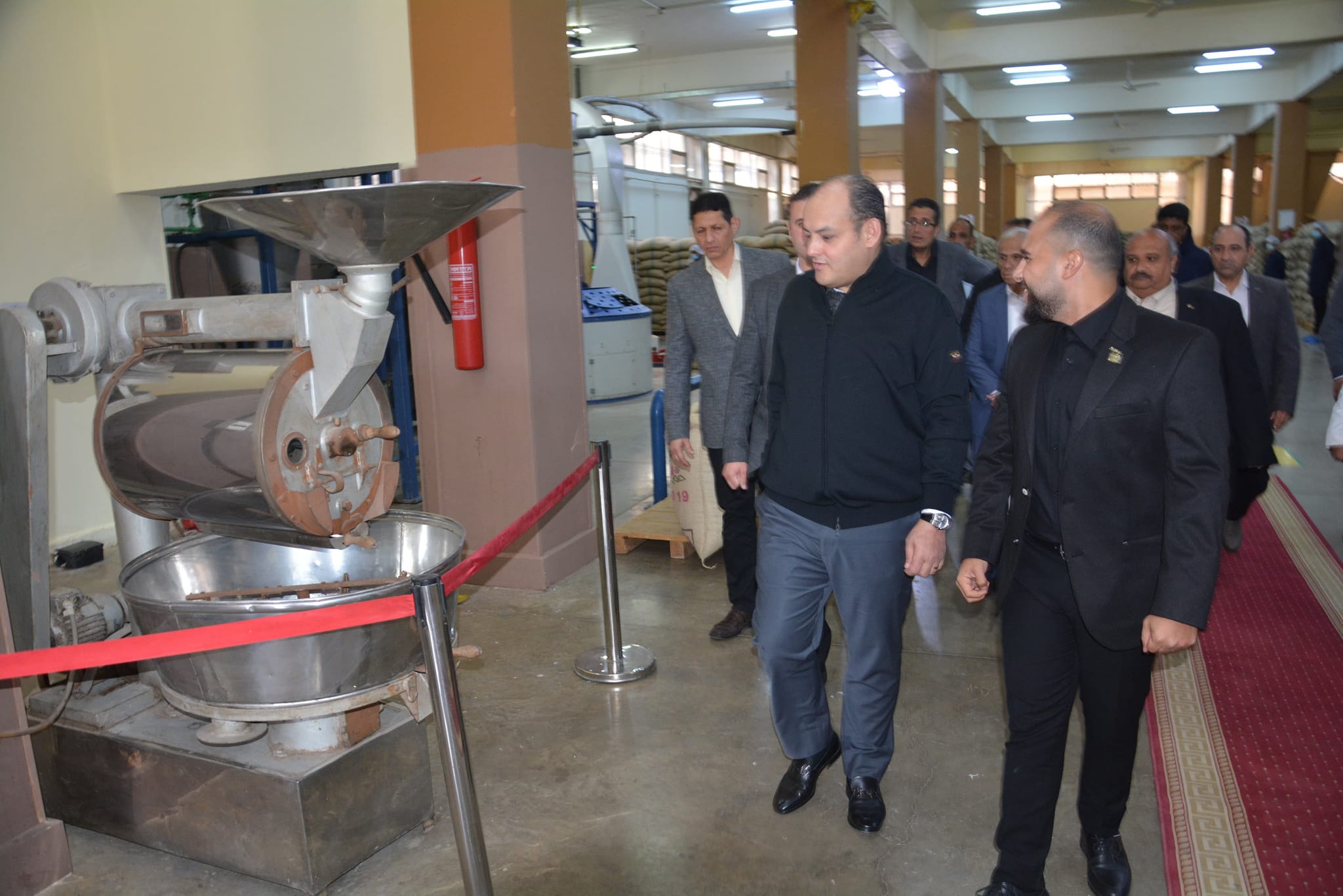وزير التجارة في جولته بالمنطقة الصناعية بالعبور