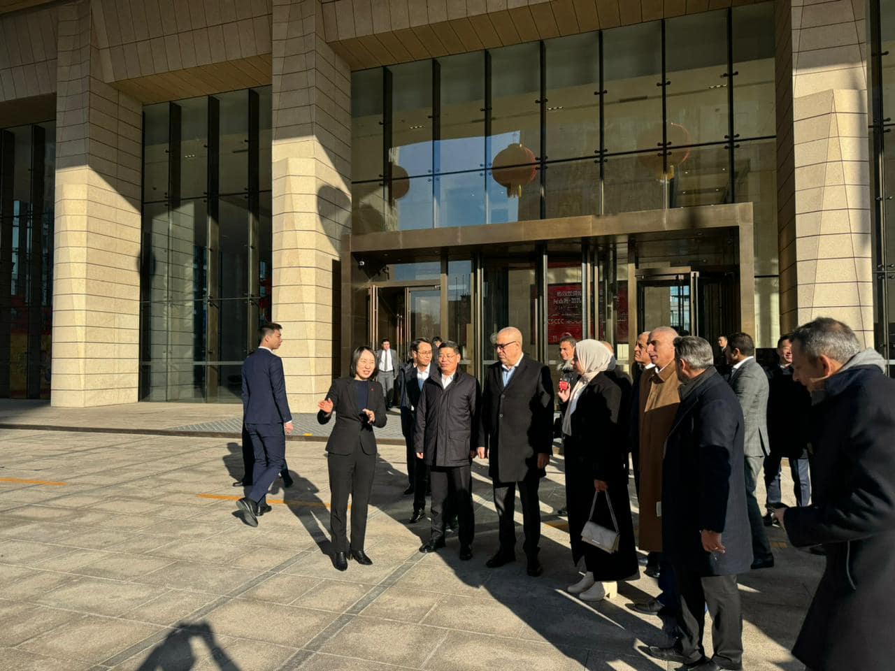 وزير الإسكان يزور عددا من مشروعات مجموعة