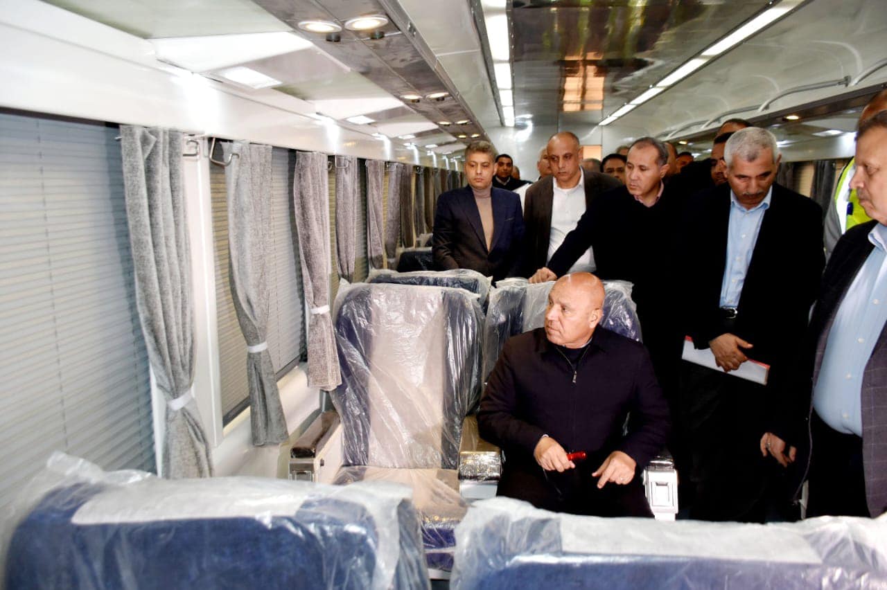 وزير النقل يتفقد ورش كوم ابو راضى ببني سويف