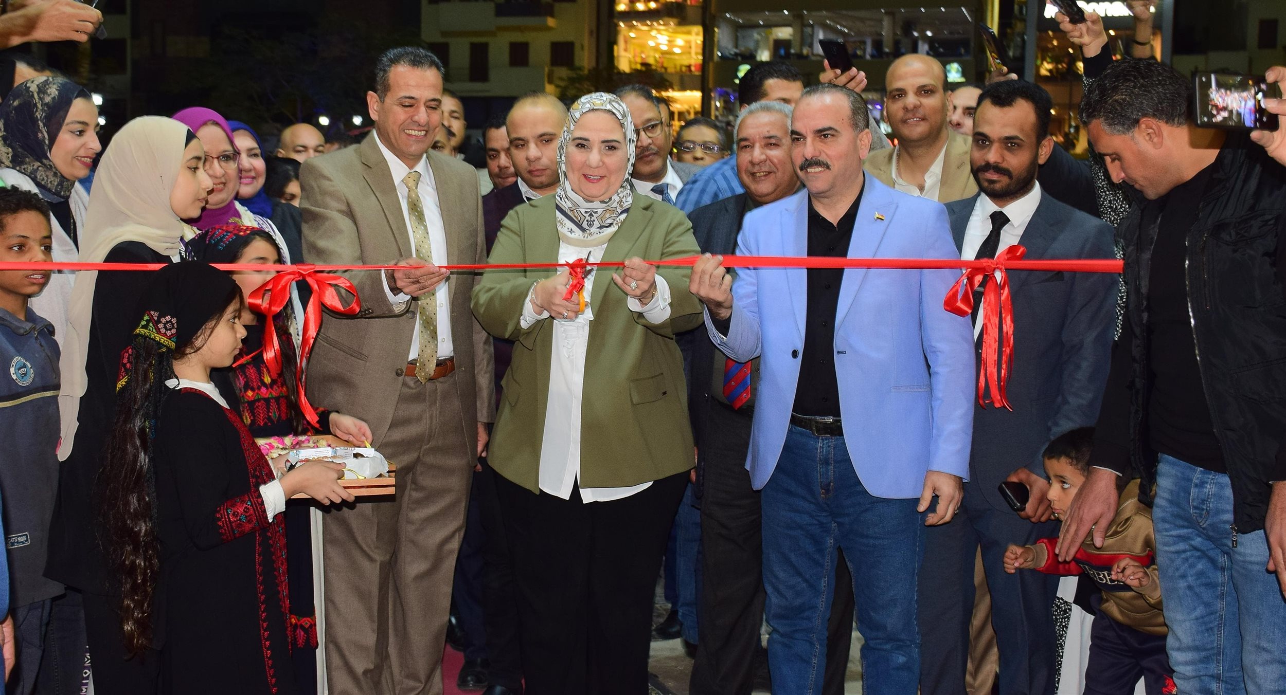 وزيرة التضامن تفتتح معرض ديارنا للحرف اليدوية بالأقصر