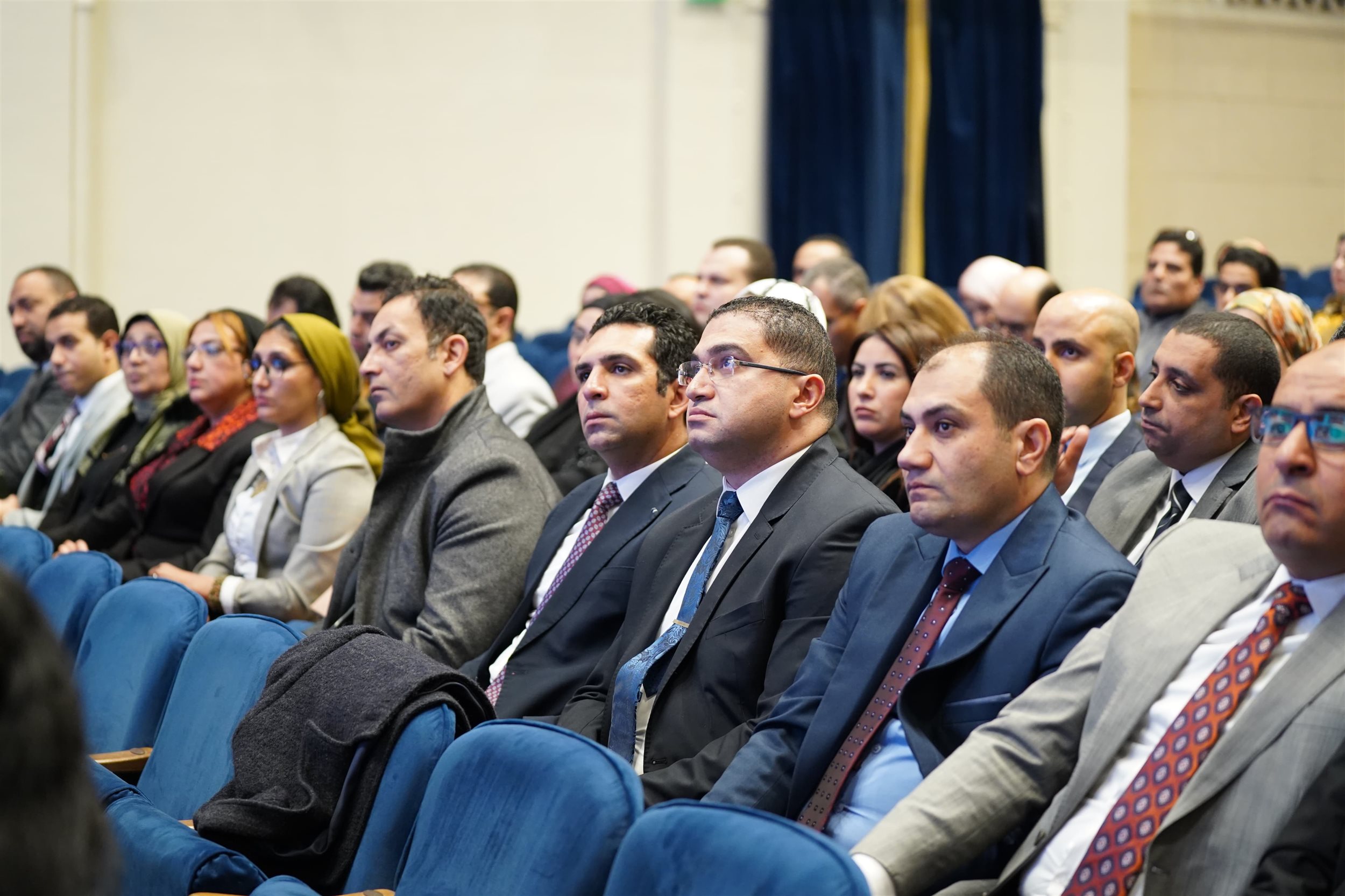 المعهد القومي يحتفل بالتعاون مع الجامعة الأمريكية بتخريج ثلاث دفعات
