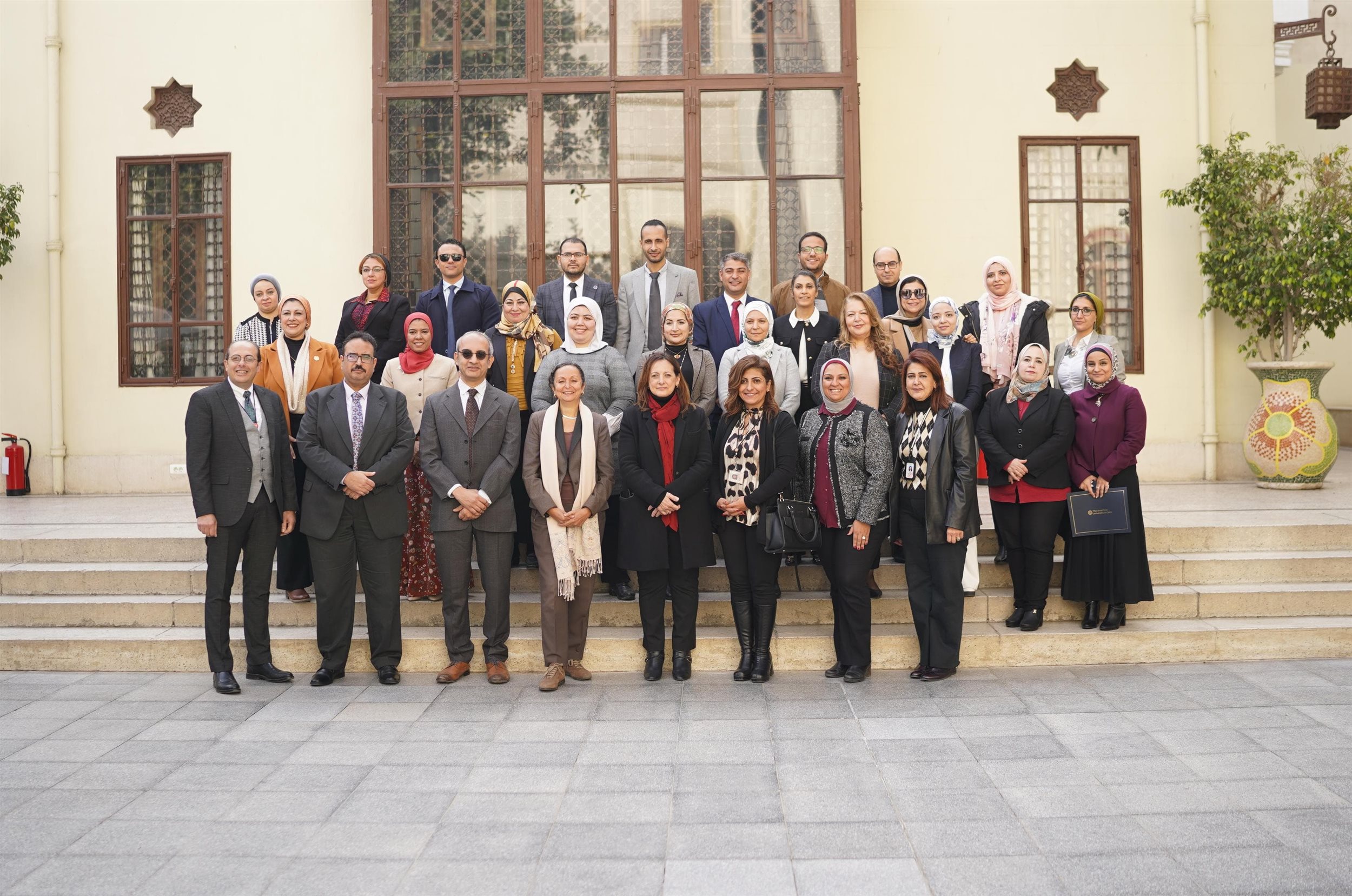 المعهد القومي يحتفل بالتعاون مع الجامعة الأمريكية بتخريج ثلاث دفعات