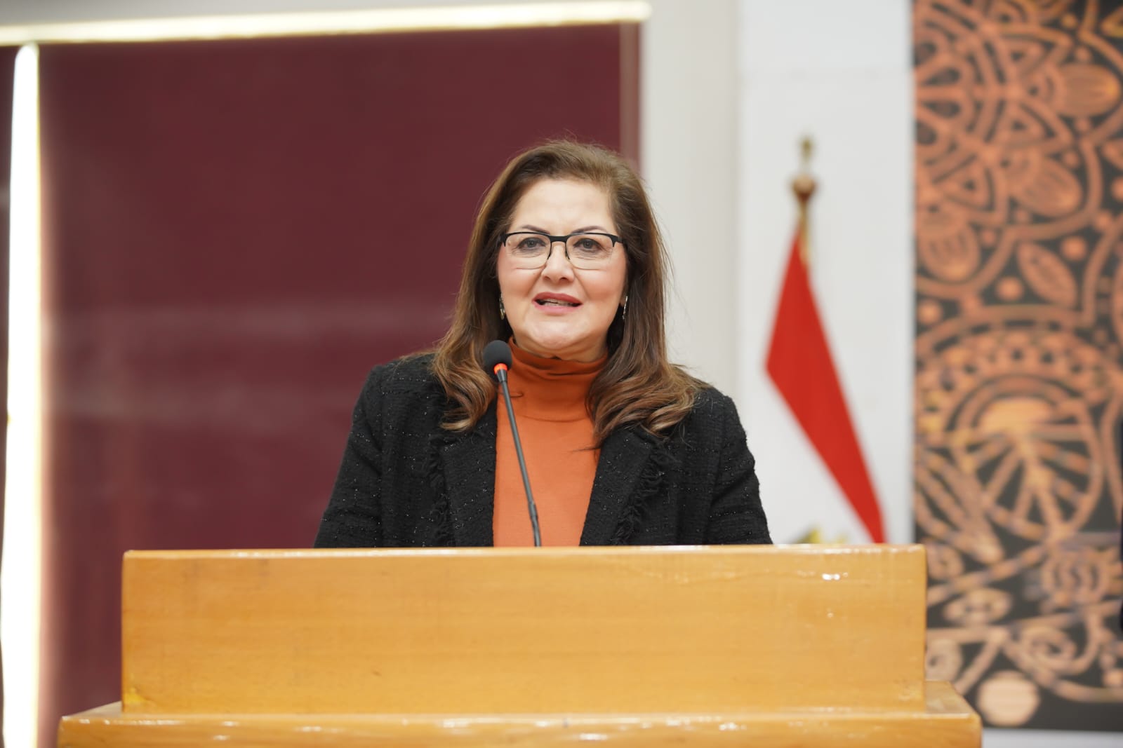 وزيرة التخطيط تلتقي بالقيادات والعاملين بالعاصمة الإدارية بالوادي الجديد