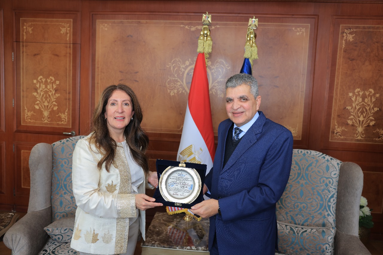 الفريق أسامة ربيع يلتقي سفيرة الولايات المتحدة الأمريكية