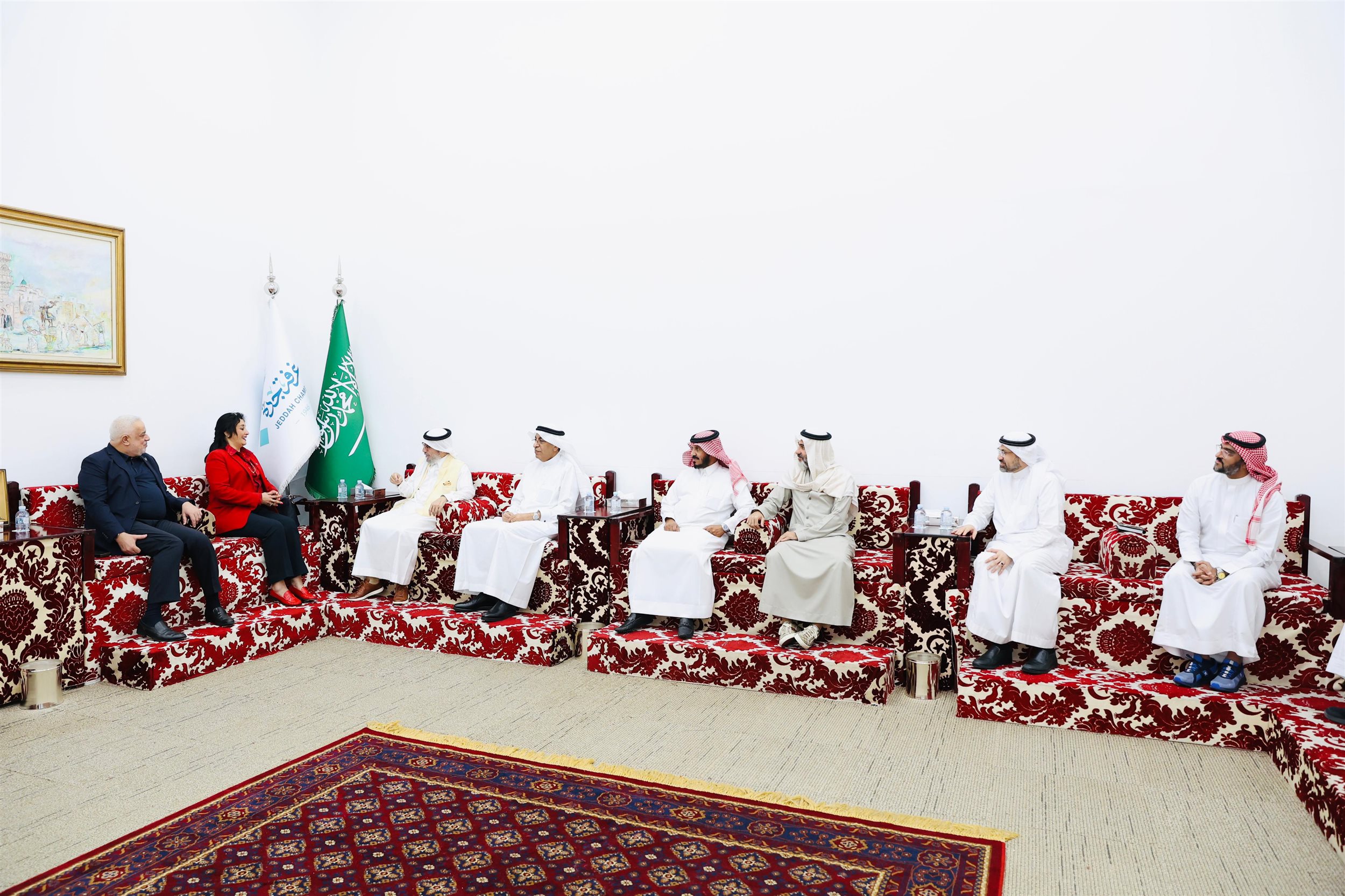 نائب وزير السياحة مع رئيس إدارة غرفة التجارة الصناعية بجدة