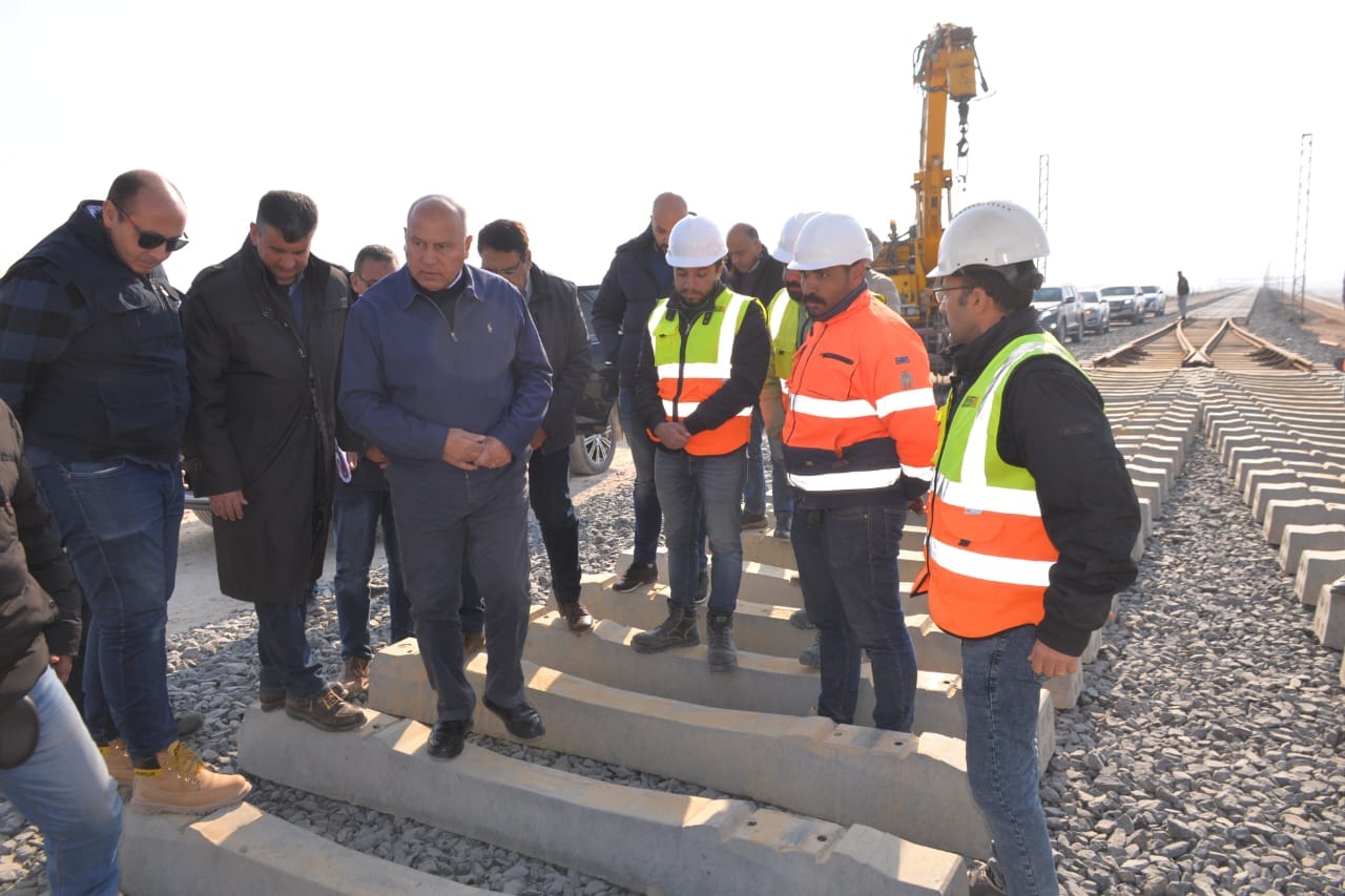 وزير النقل يتابع معدلات تنفيذ مشروع الخط الاول من شبكة القطار الكهربائي السريع