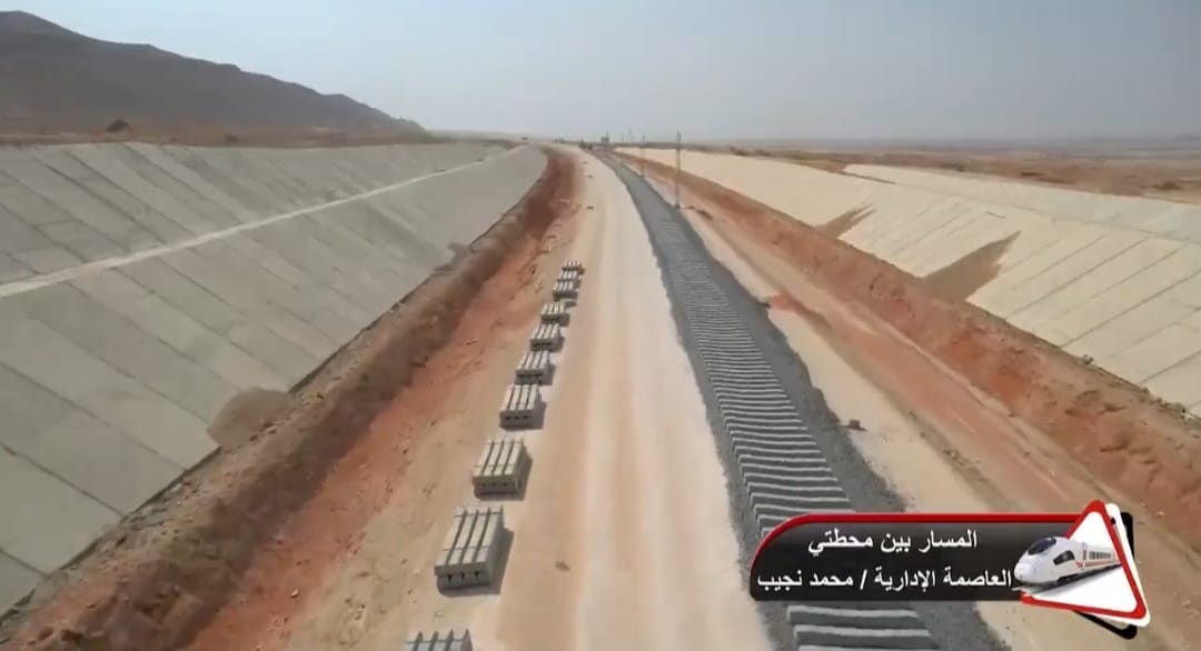 وزير النقل يتابع معدلات تنفيذ مشروع الخط الاول من شبكة القطار الكهربائي السريع