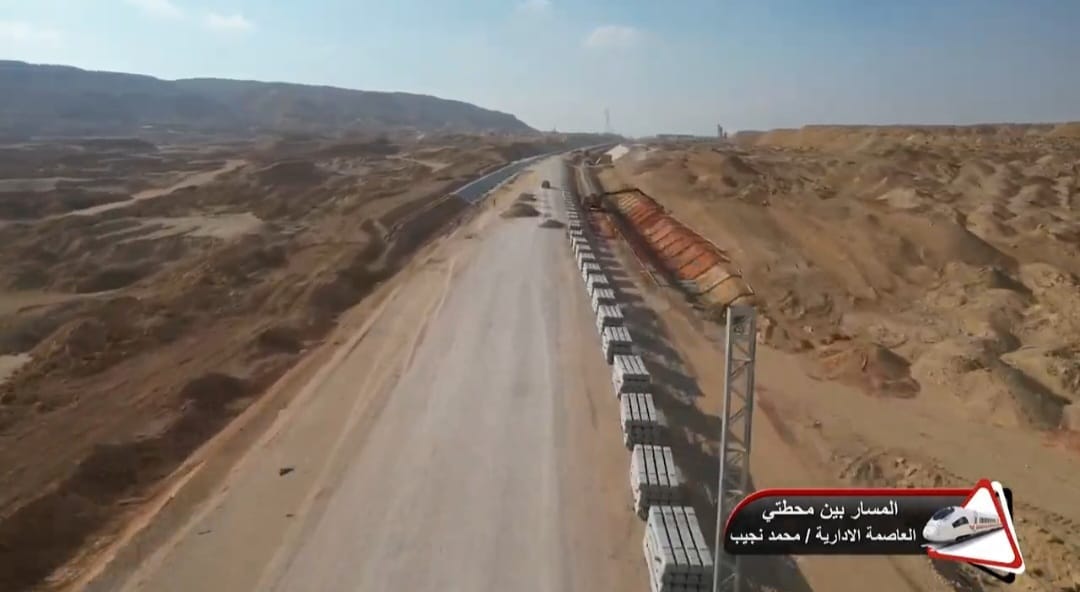وزير النقل يتابع معدلات تنفيذ مشروع الخط الاول من شبكة القطار الكهربائي السريع