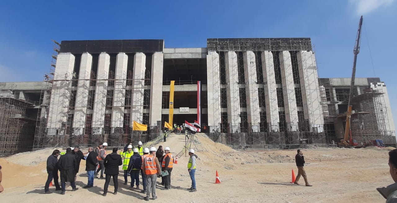 وزير النقل يتابع معدلات تنفيذ مشروع الخط الاول من شبكة القطار الكهربائي السريع