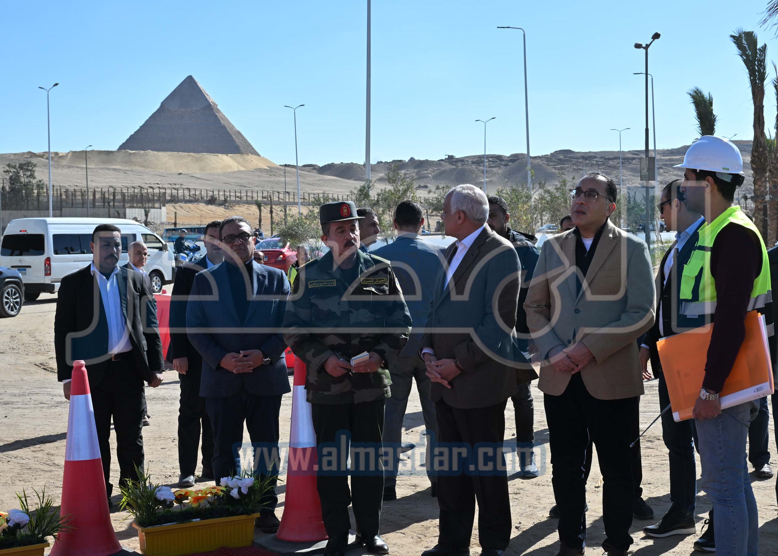 مدبولى يتفقد مشروعات تطوير المنطقة المحيطة بالمتحف المصري