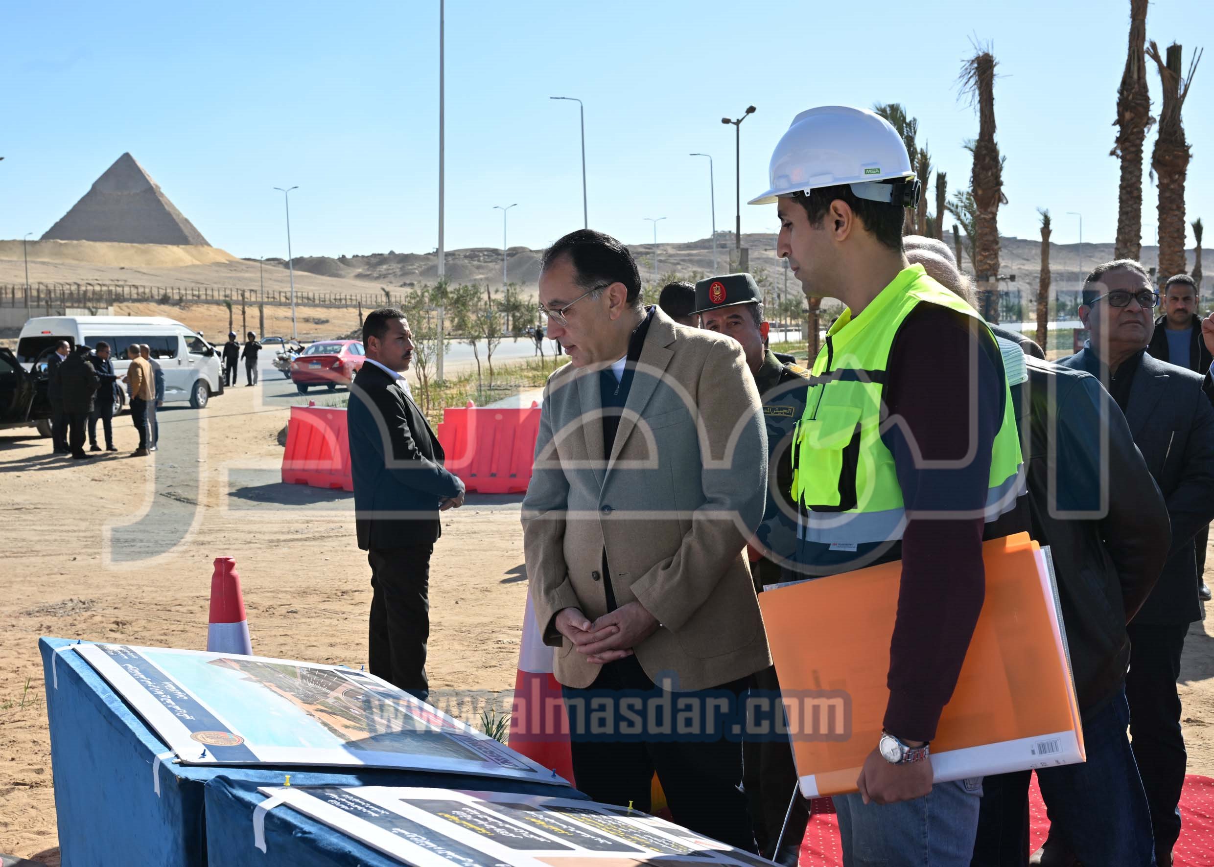 مدبولى يتفقد مشروعات تطوير المنطقة المحيطة بالمتحف المصري