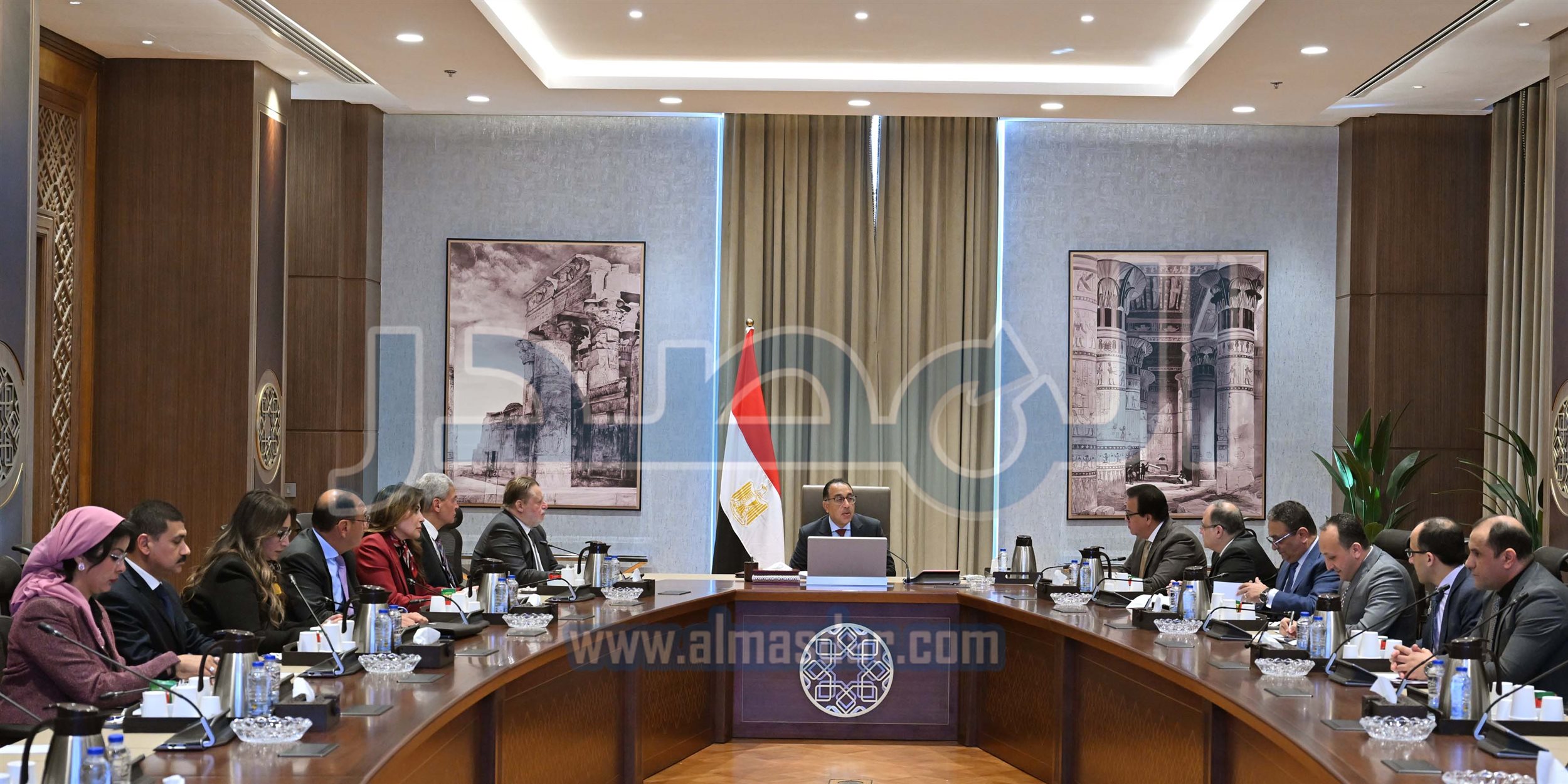 مدبولى يتابع موقف تدبير احتياجات القطاع الصحي