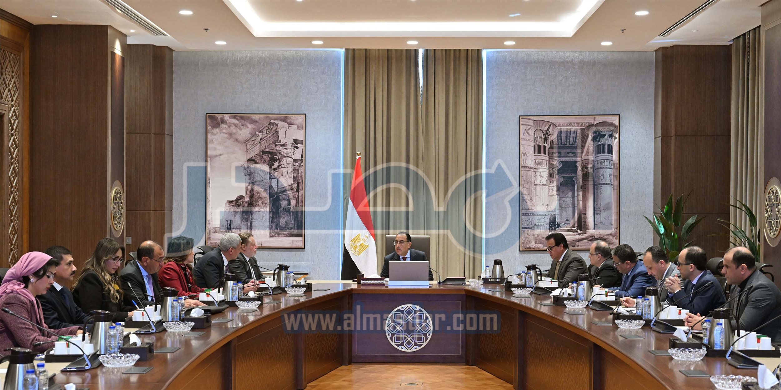 مدبولى يتابع موقف تدبير احتياجات القطاع الصحي