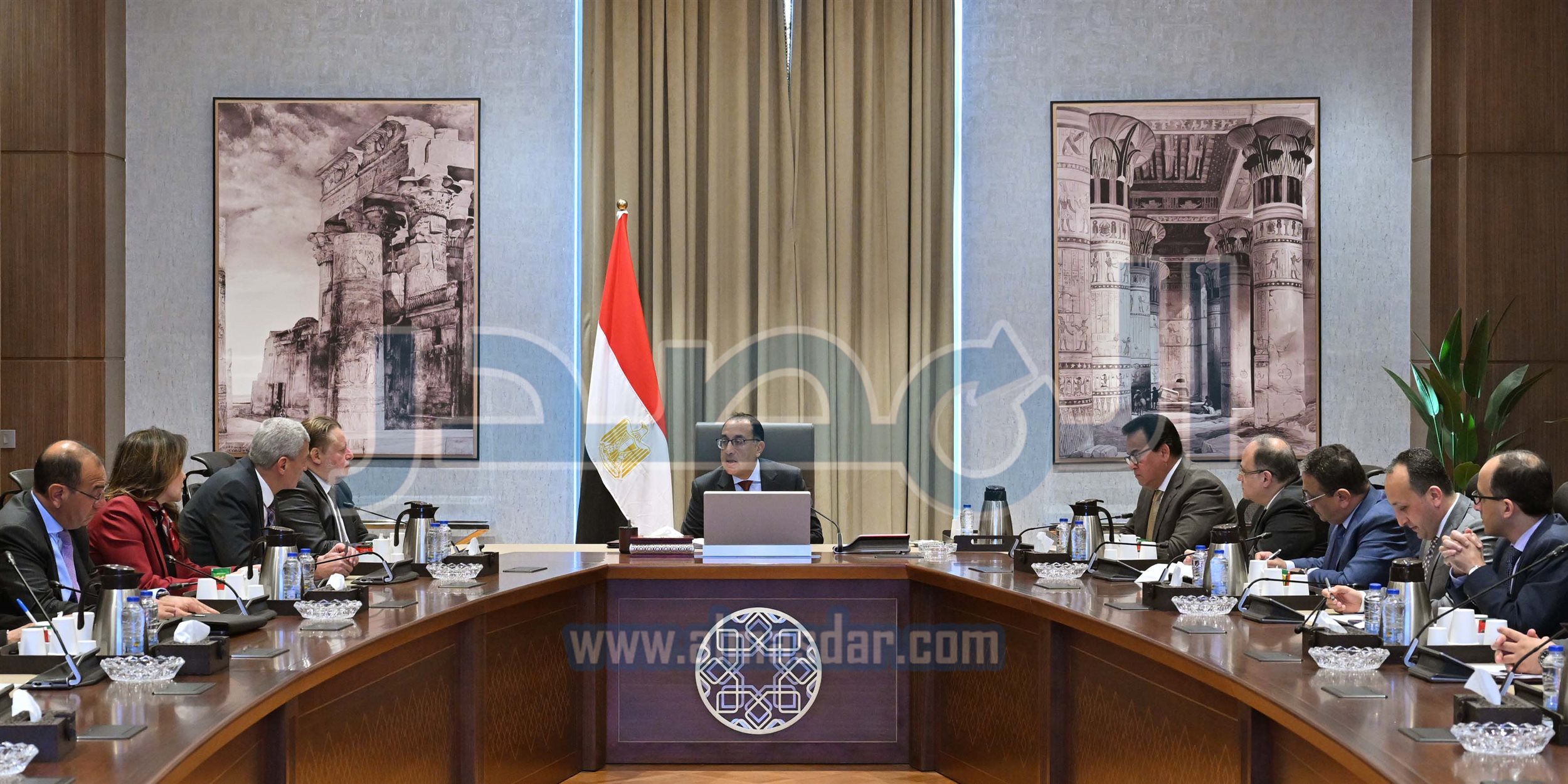 مدبولى يتابع موقف تدبير احتياجات القطاع الصحي