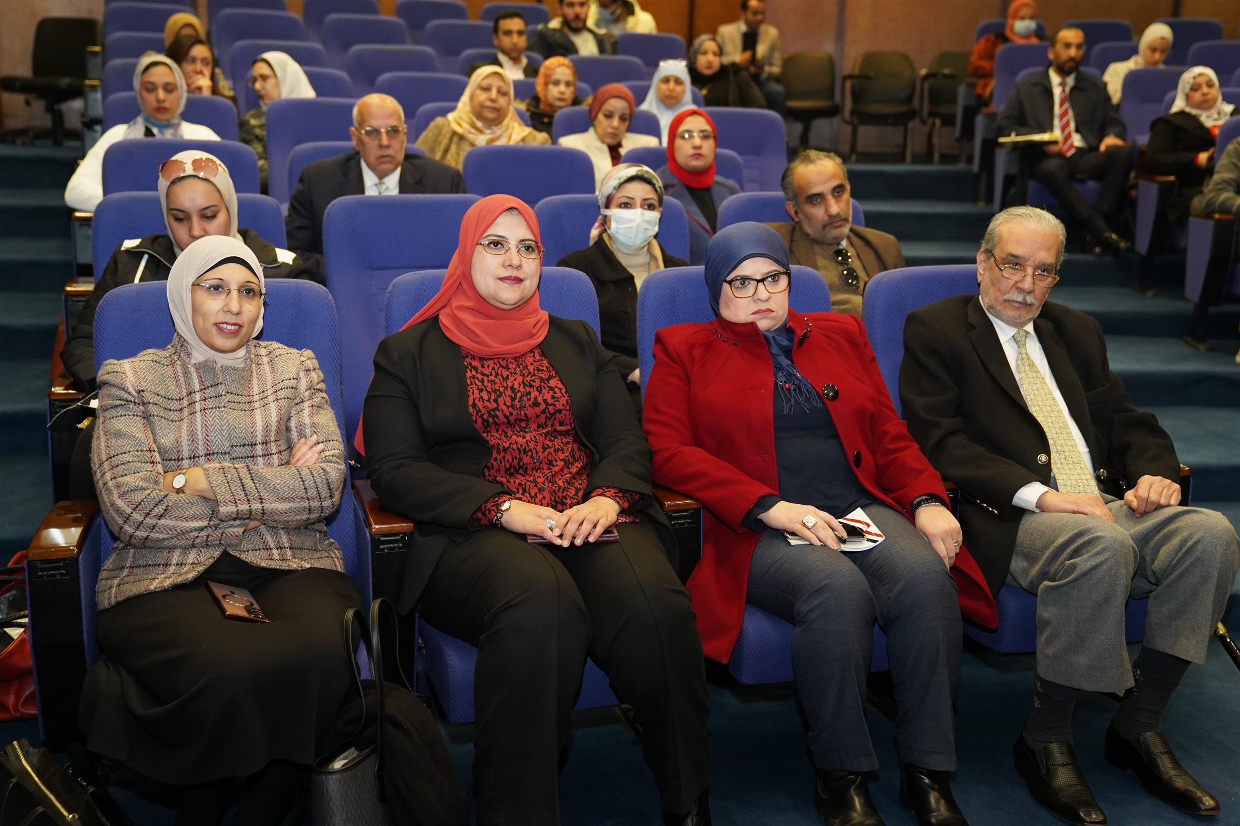 ندوة معهد التخطيط القومي حول التحول الأخضر في مصر