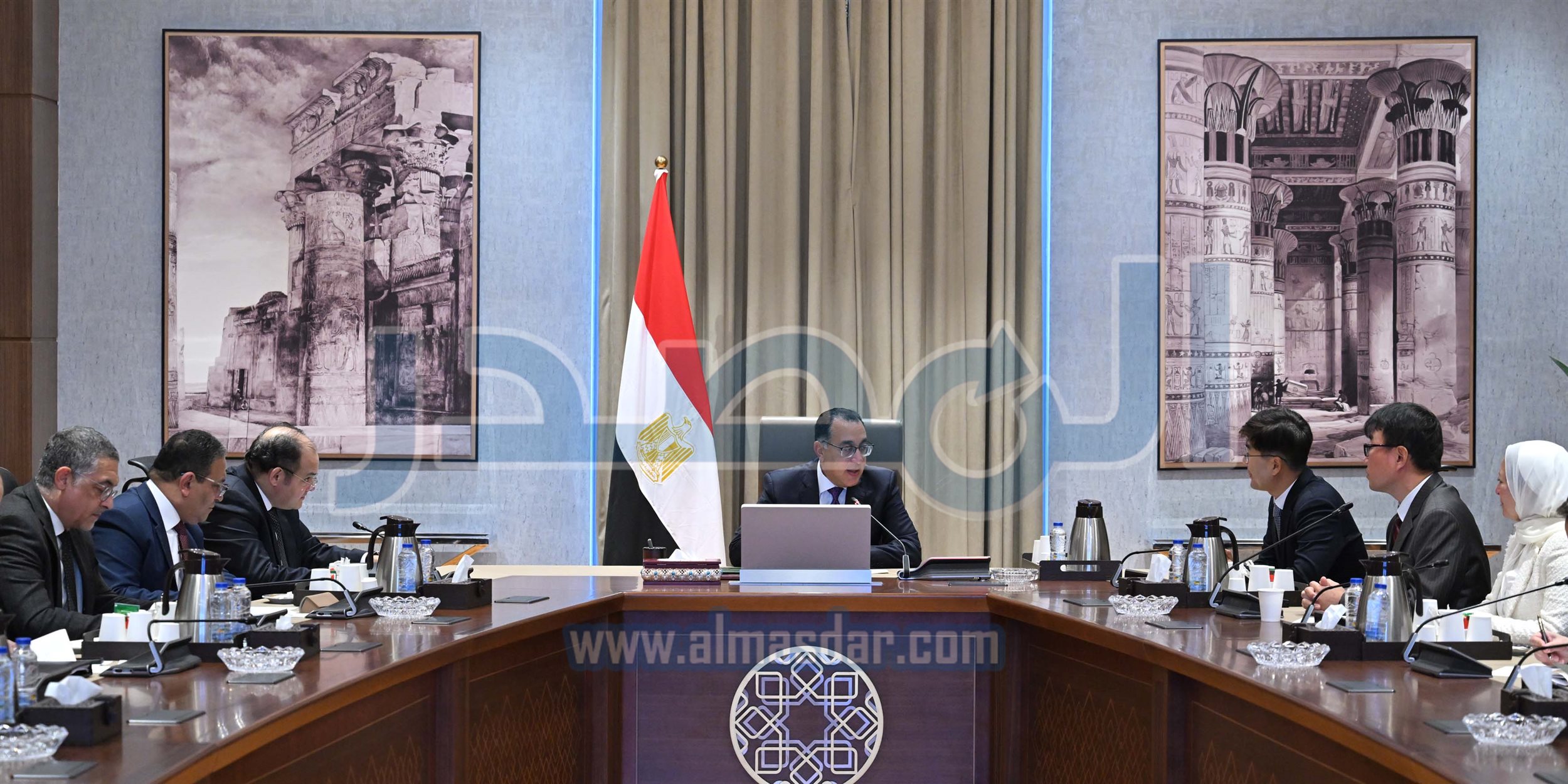 رئيس الوزراء يلتقي رئيس مجلس إدارة شركة سامسونج