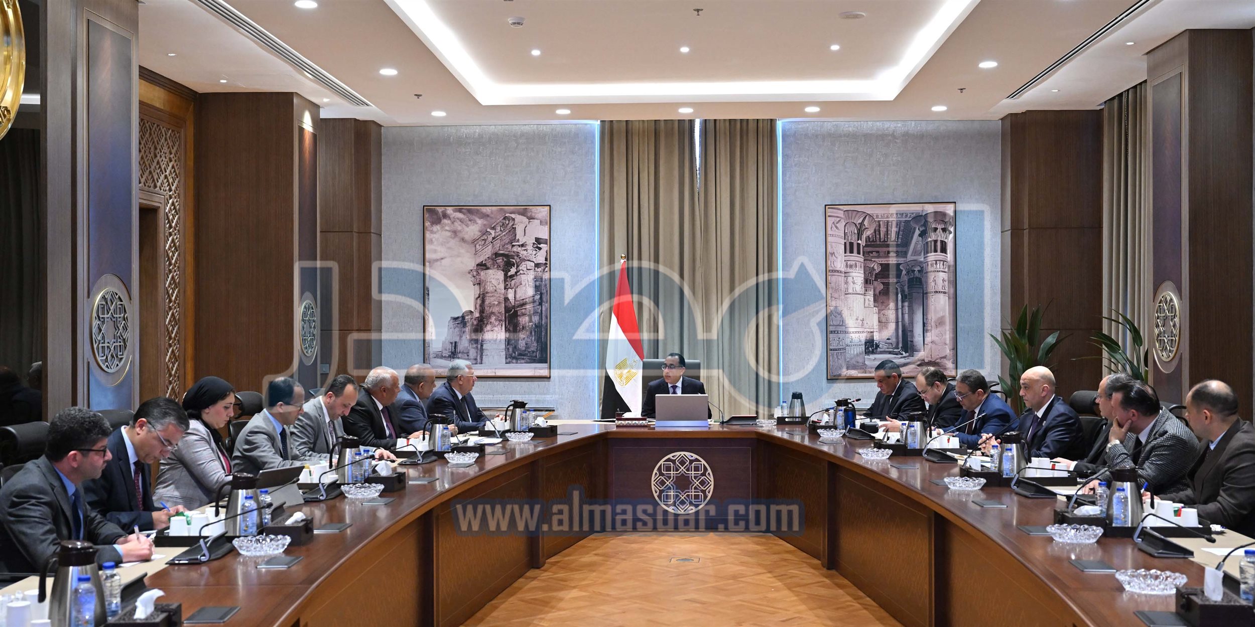 رئيس الوزراء يتابع جهود توطين صناعة الحرير في مصر
