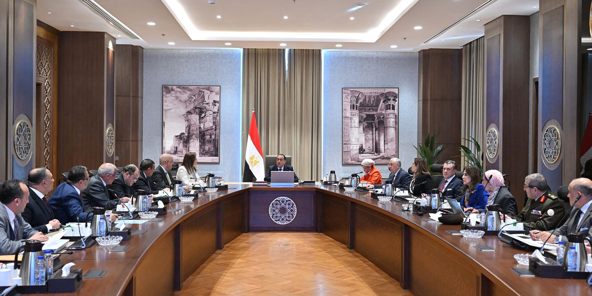 رئيس الوزراء يترأس اجتماع المجلس الأعلى للتخطيط والتنمية