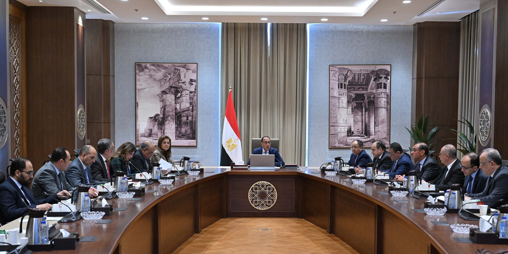 رئيس الوزراء يستعرض مُؤشرات الأداء بالمناطق الحرة الخاصة