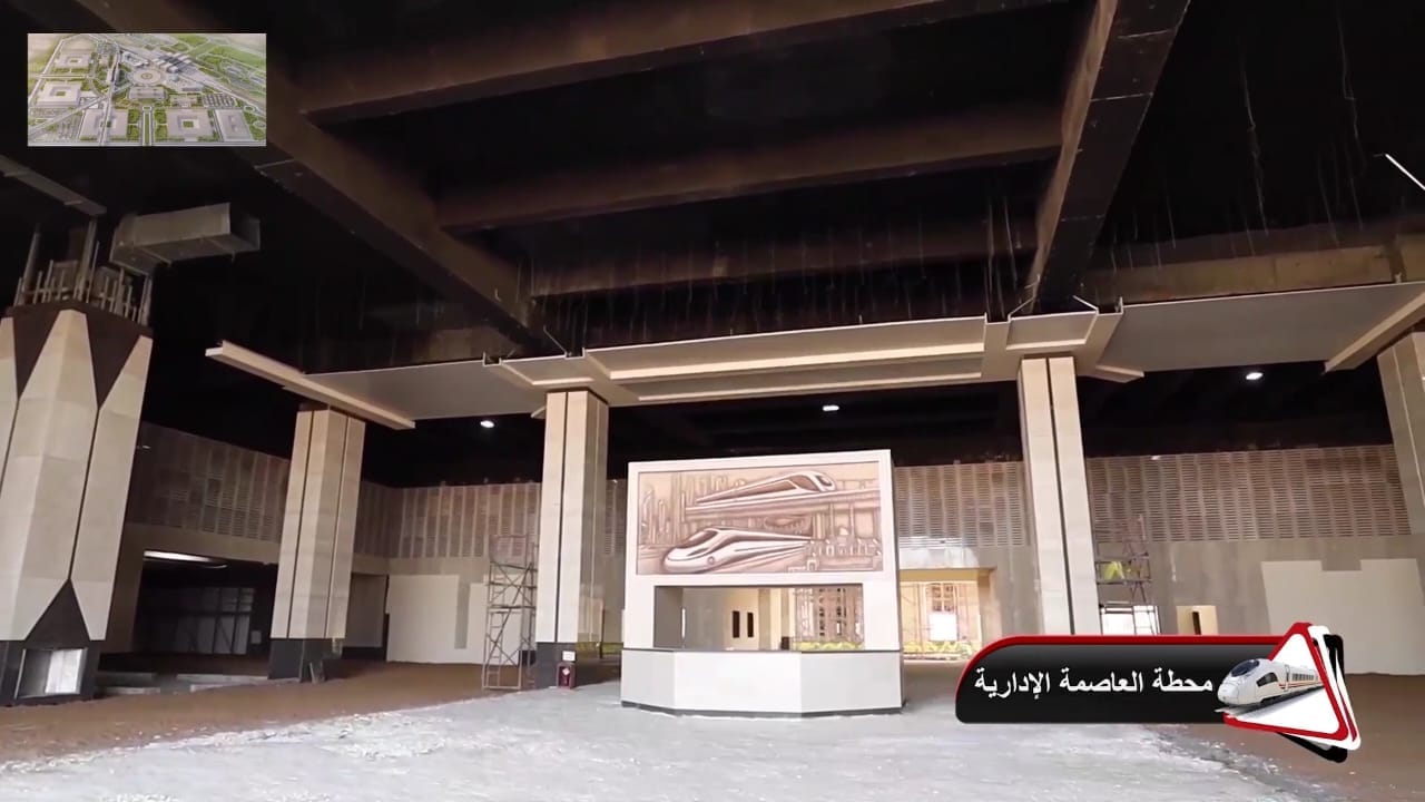 وزير النقل يتفقد مواقع العمل بالخط الأول من مشروع القطار السريع