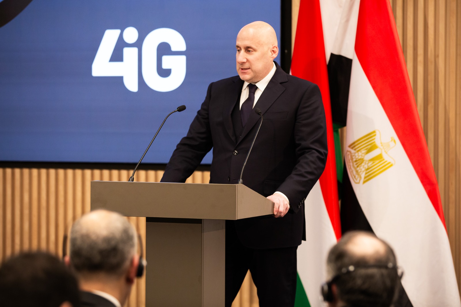 توقيع اتفاقية تجارية بين المصرية للاتصالات و4IG المجرية