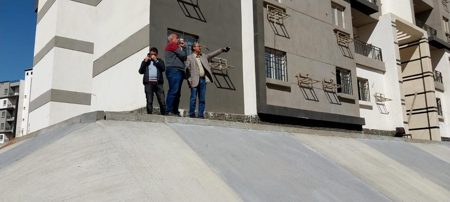  وزير الإسكان يتابع موقف مشروعات المرافق والطرق والتطوير الجارية