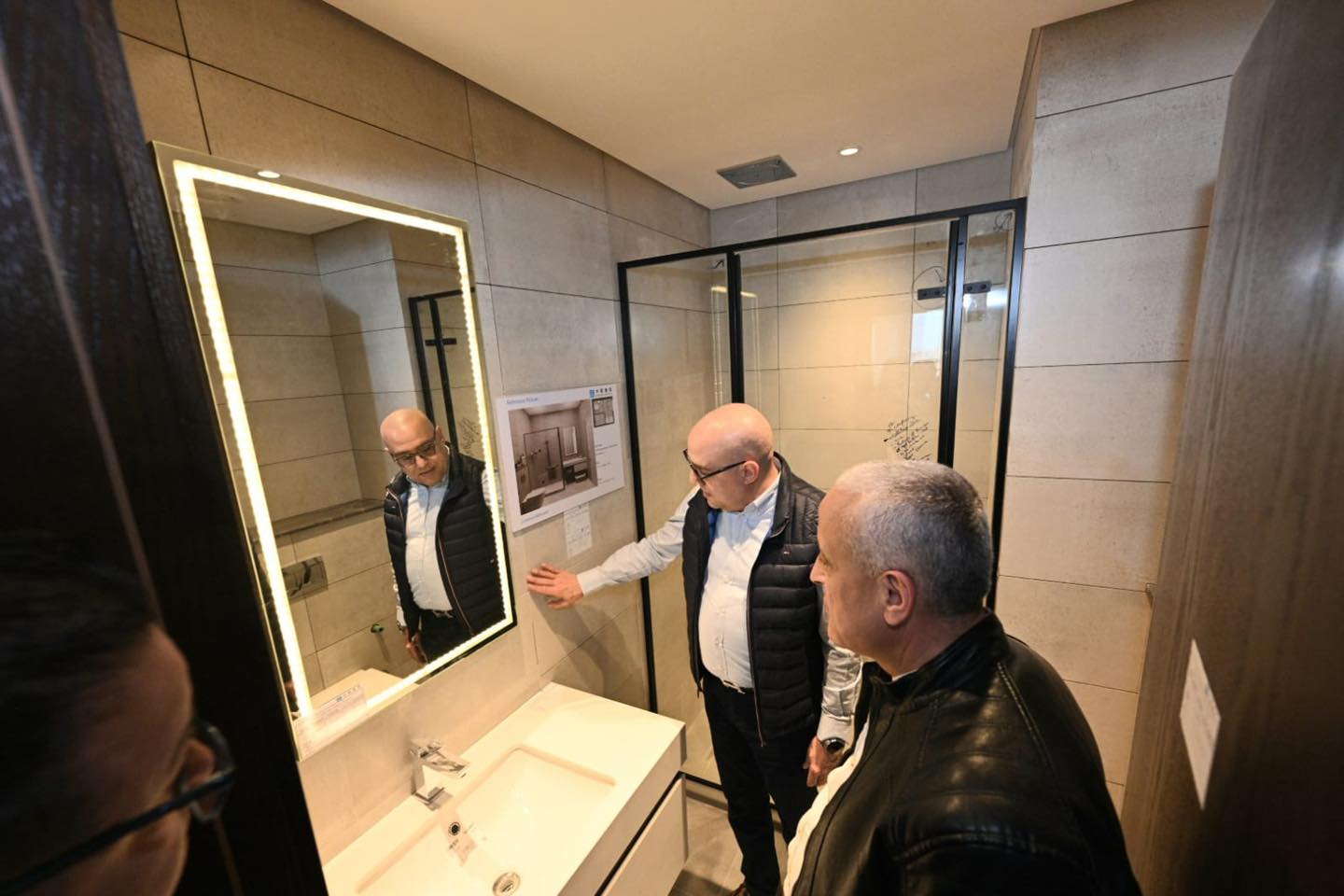 الجزار يتفقد مشروع أبراج الداون تاون بمدينة العلمين الجديدة