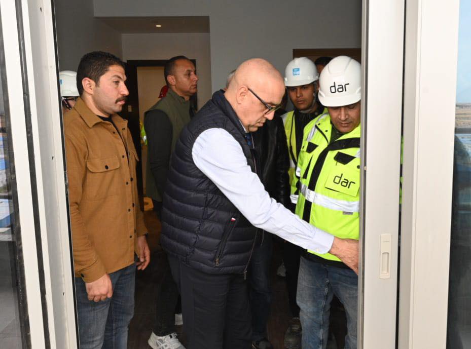 الجزار يتفقد مشروع أبراج الداون تاون بمدينة العلمين الجديدة