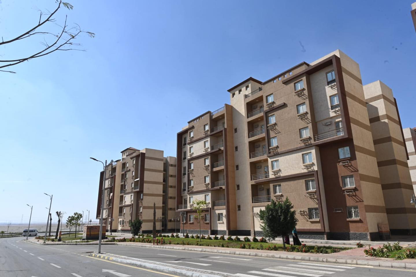 الجزار يتفقد الوحدات السكنية بمشروع