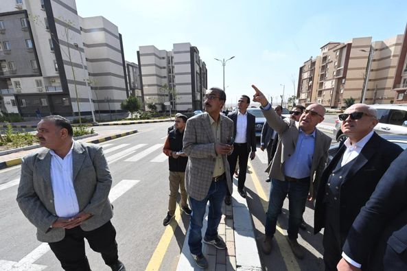 الجزار يتفقد الوحدات السكنية بمشروع