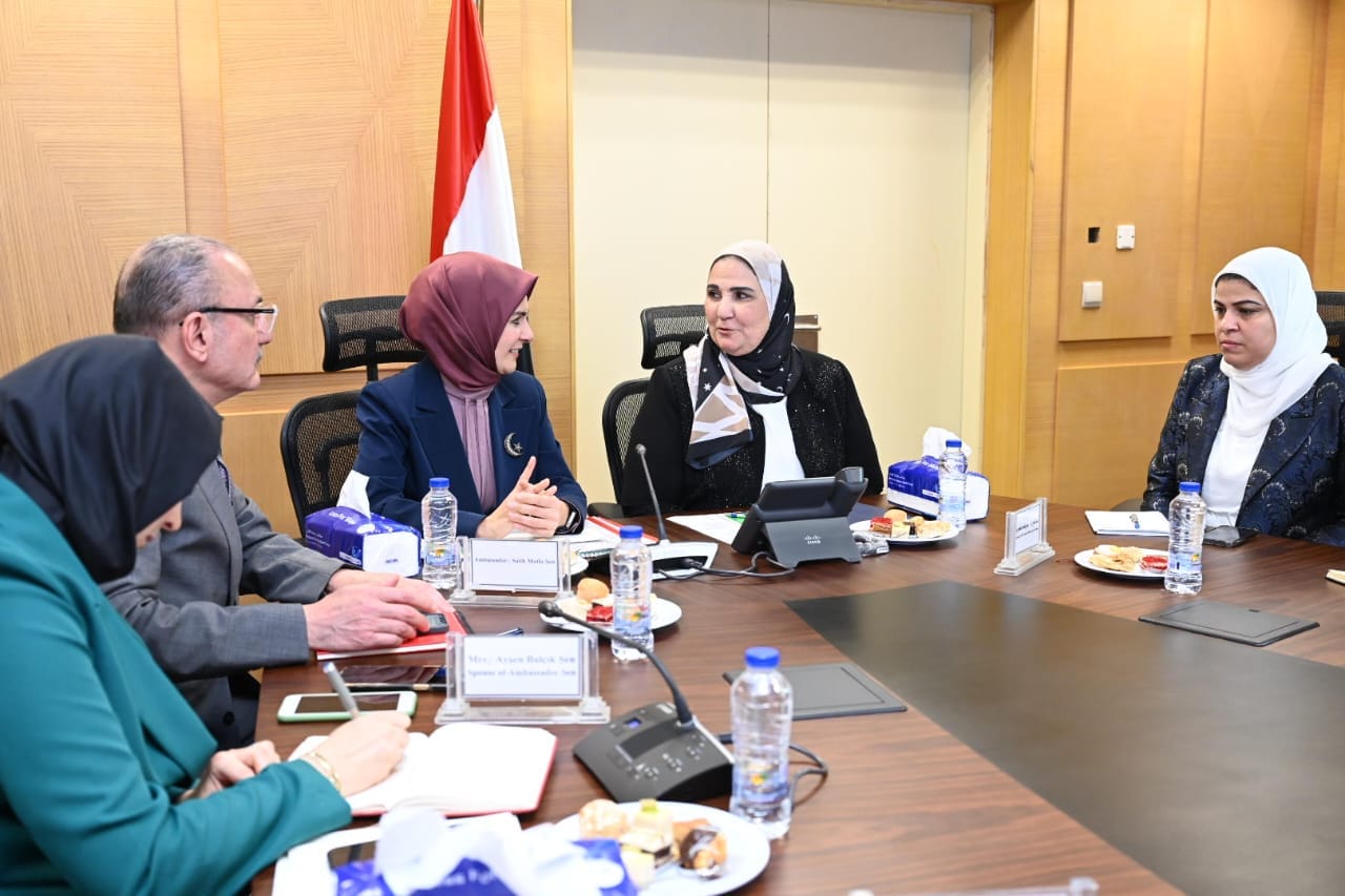 وزيرة التضامن تستقبل وزيرة الأسرة والخدمات الاجتماعية
