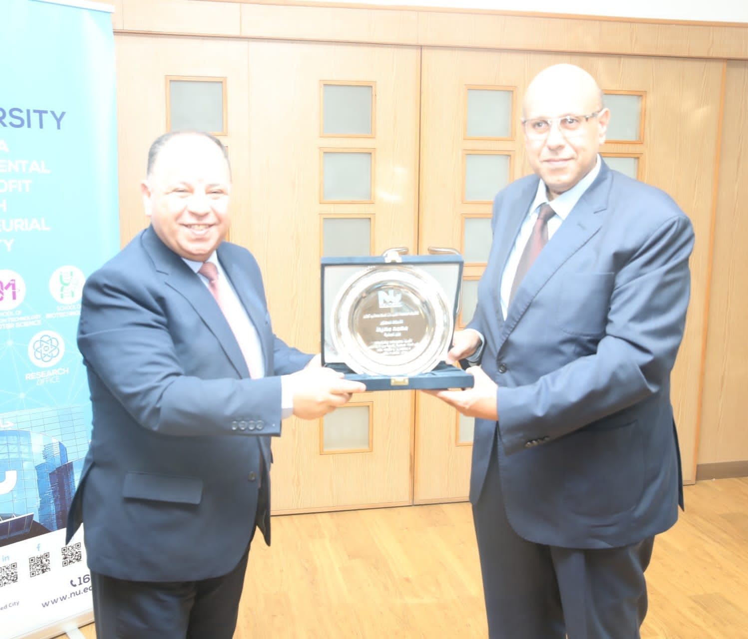 وزير المالية في حوار مفتوح مع طلاب وعمداء وأساتذة جامعة النيل الأهلية