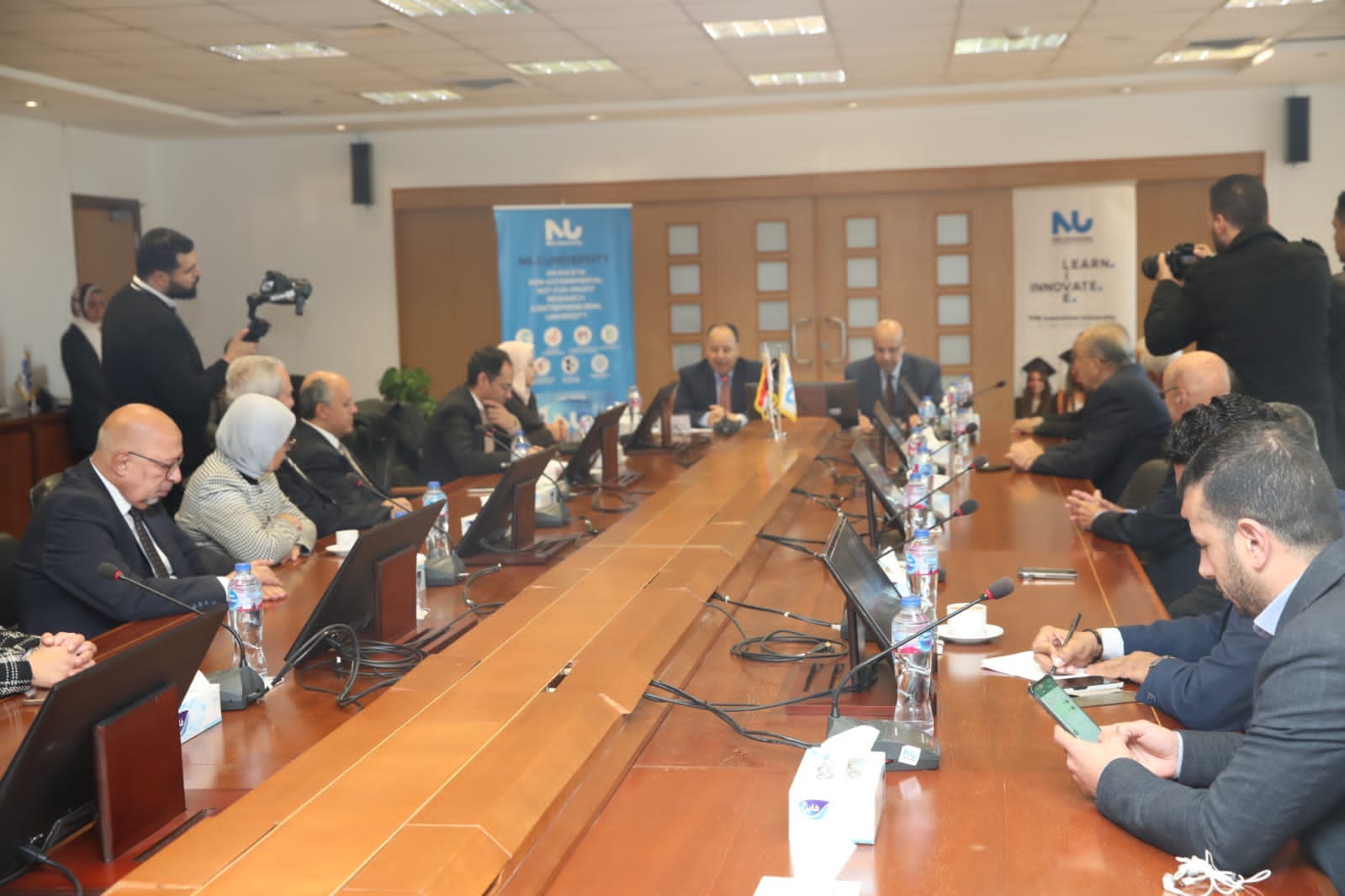 وزير المالية في حوار مفتوح مع طلاب وعمداء وأساتذة جامعة النيل الأهلية