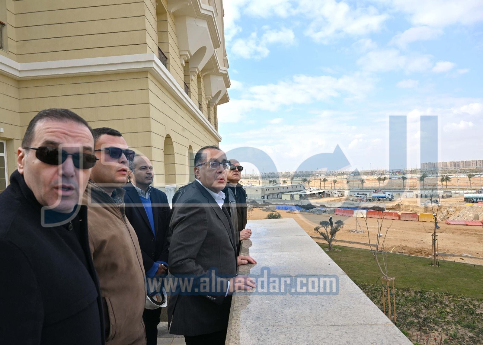 رئيس الوزراء يتفقد الحي السكني الخامس R5 جاردن سيتي الجديدة