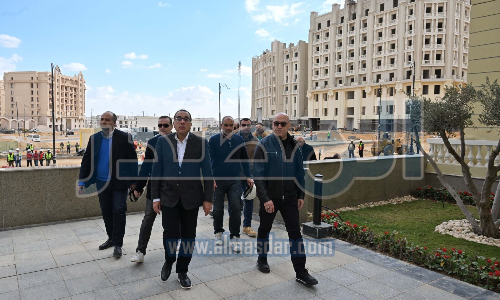 رئيس الوزراء يتفقد الحي السكني الخامس R5 جاردن سيتي الجديدة