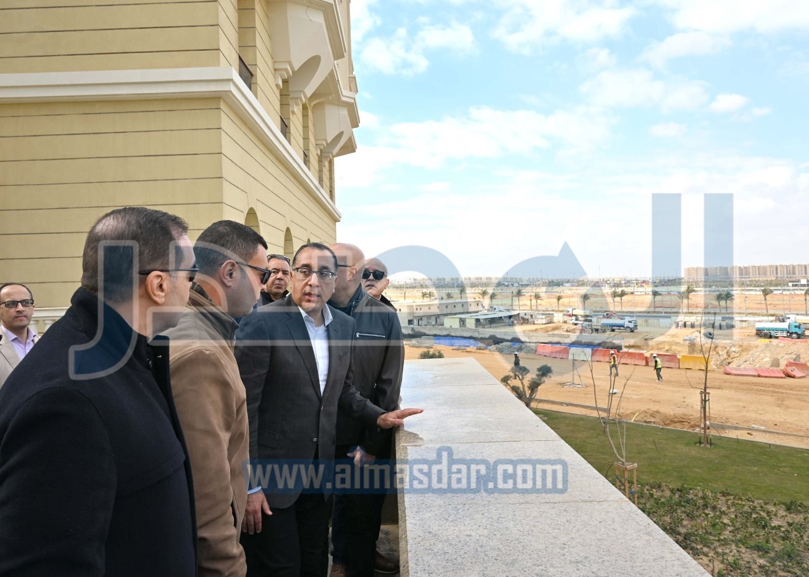 رئيس الوزراء يتفقد الحي السكني الخامس R5 جاردن سيتي الجديدة